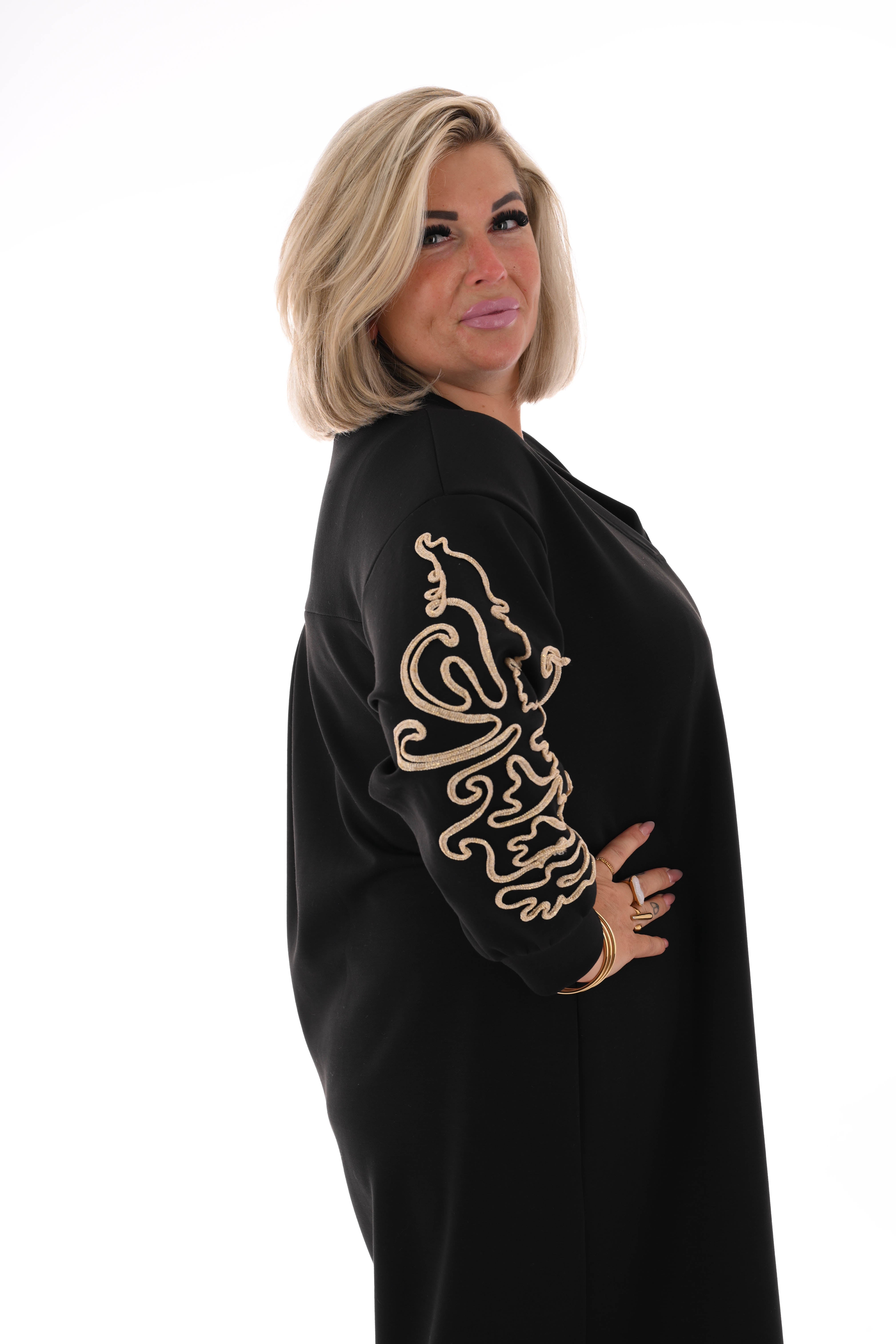 Sweaterdress gouden borduursels zwart