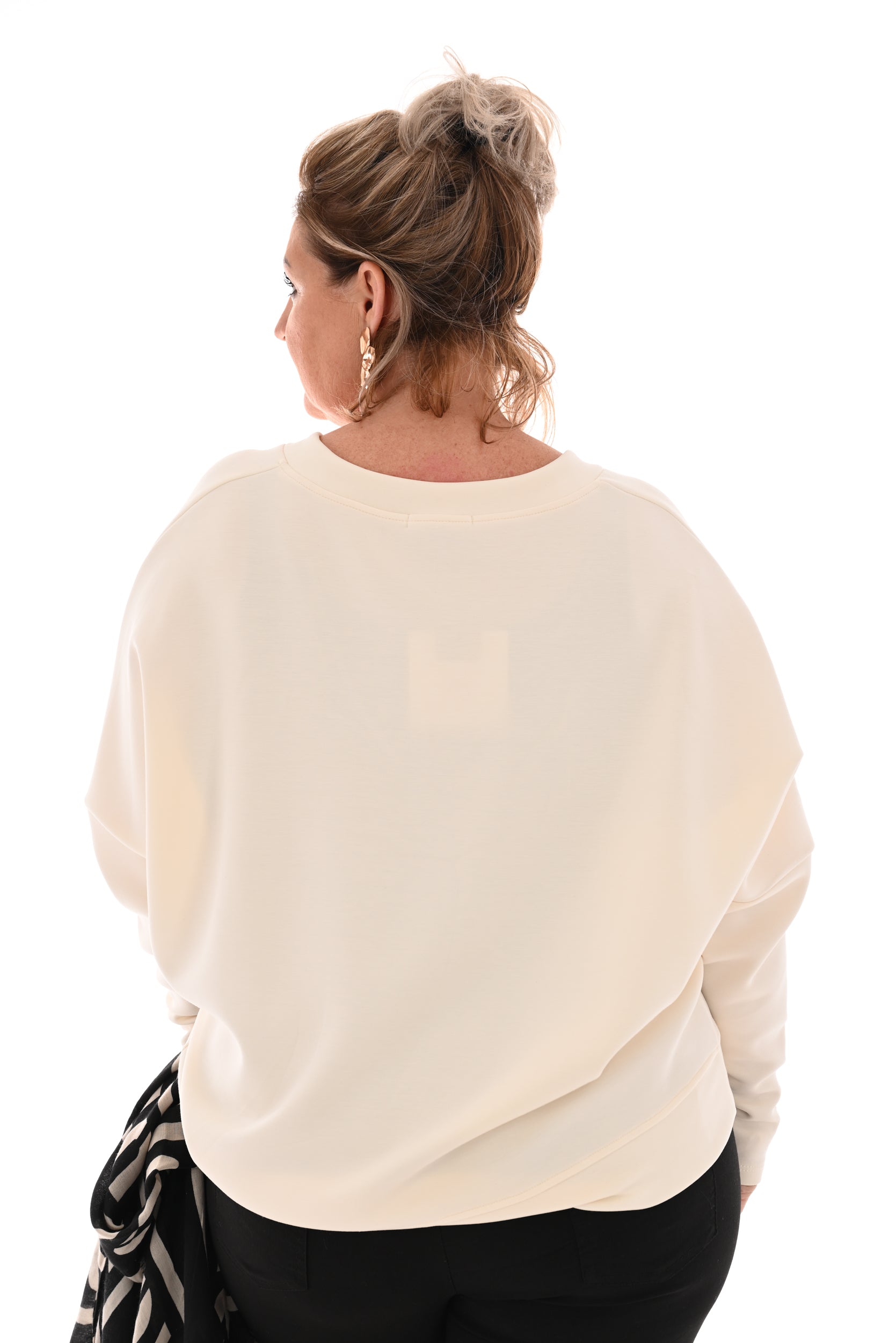 Vleermuis sweater met v-hals roomwit