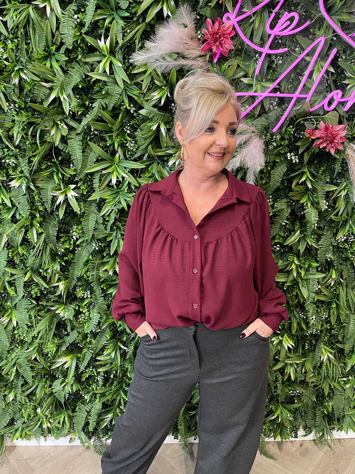 Blouse geplooid halsdetail uni bordeaux