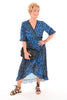 Overslag jurk roezel panter kobaltblauw