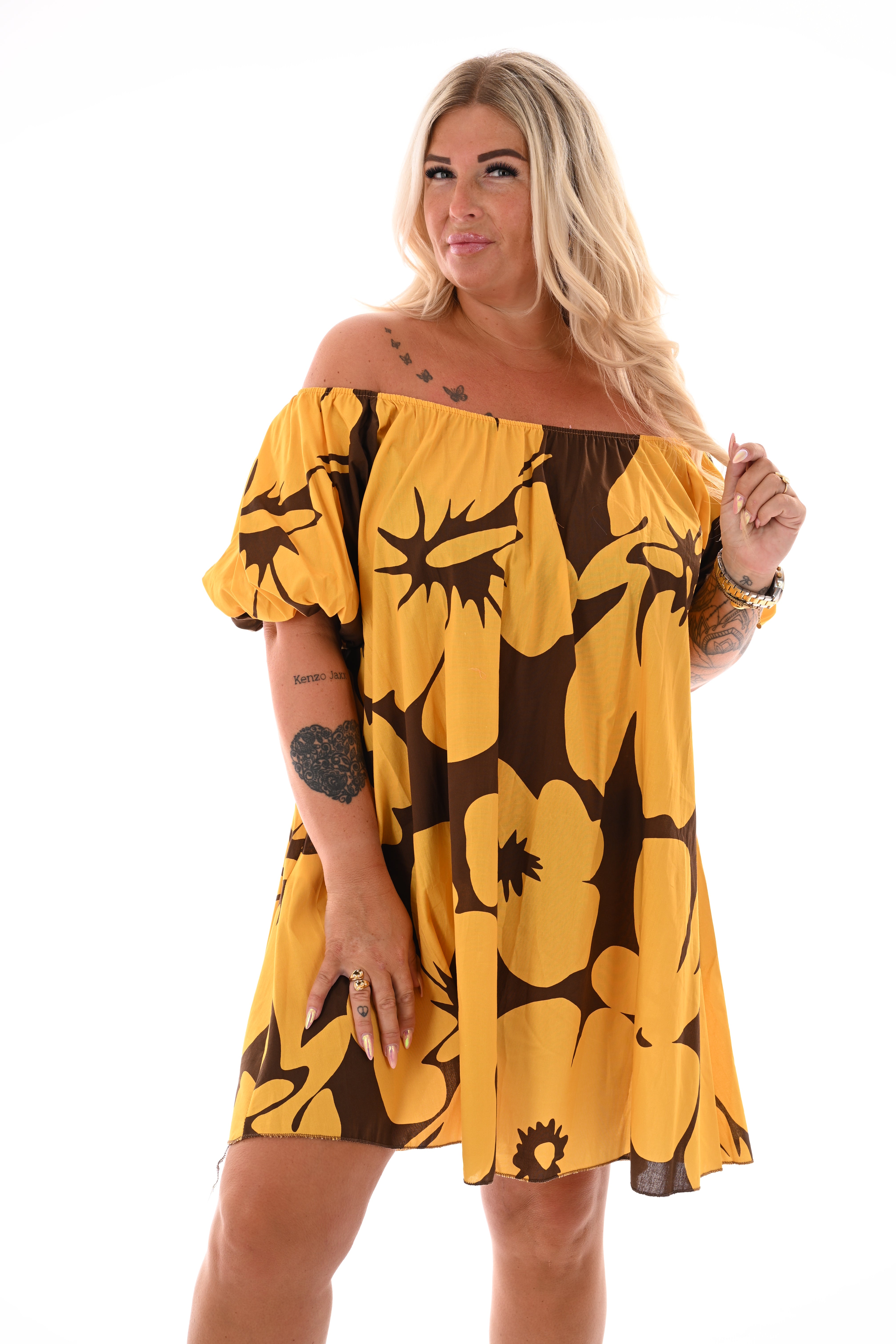 Off-shoulder jurk korte pofmouwen bloem bruin/geel