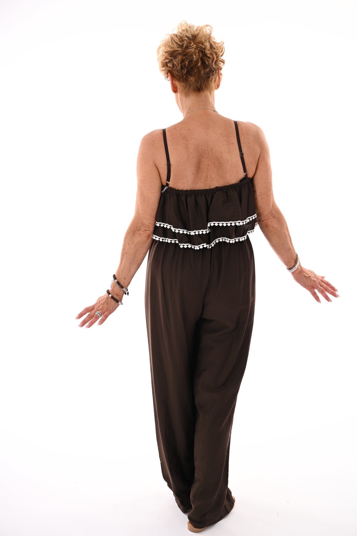 Jumpsuit met kanten randjes donkerbruin