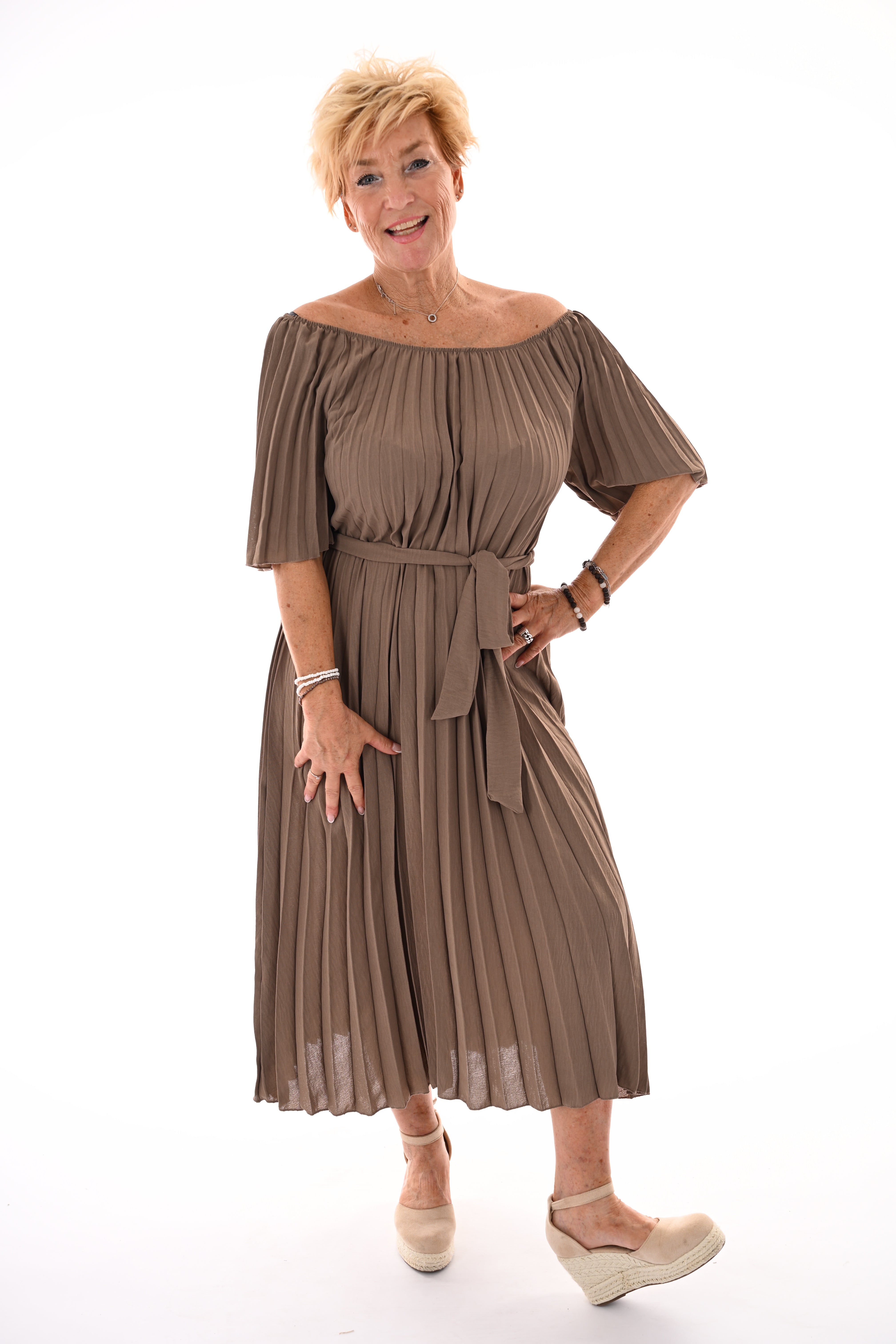 Plisse jurk met ceintuur uni taupe