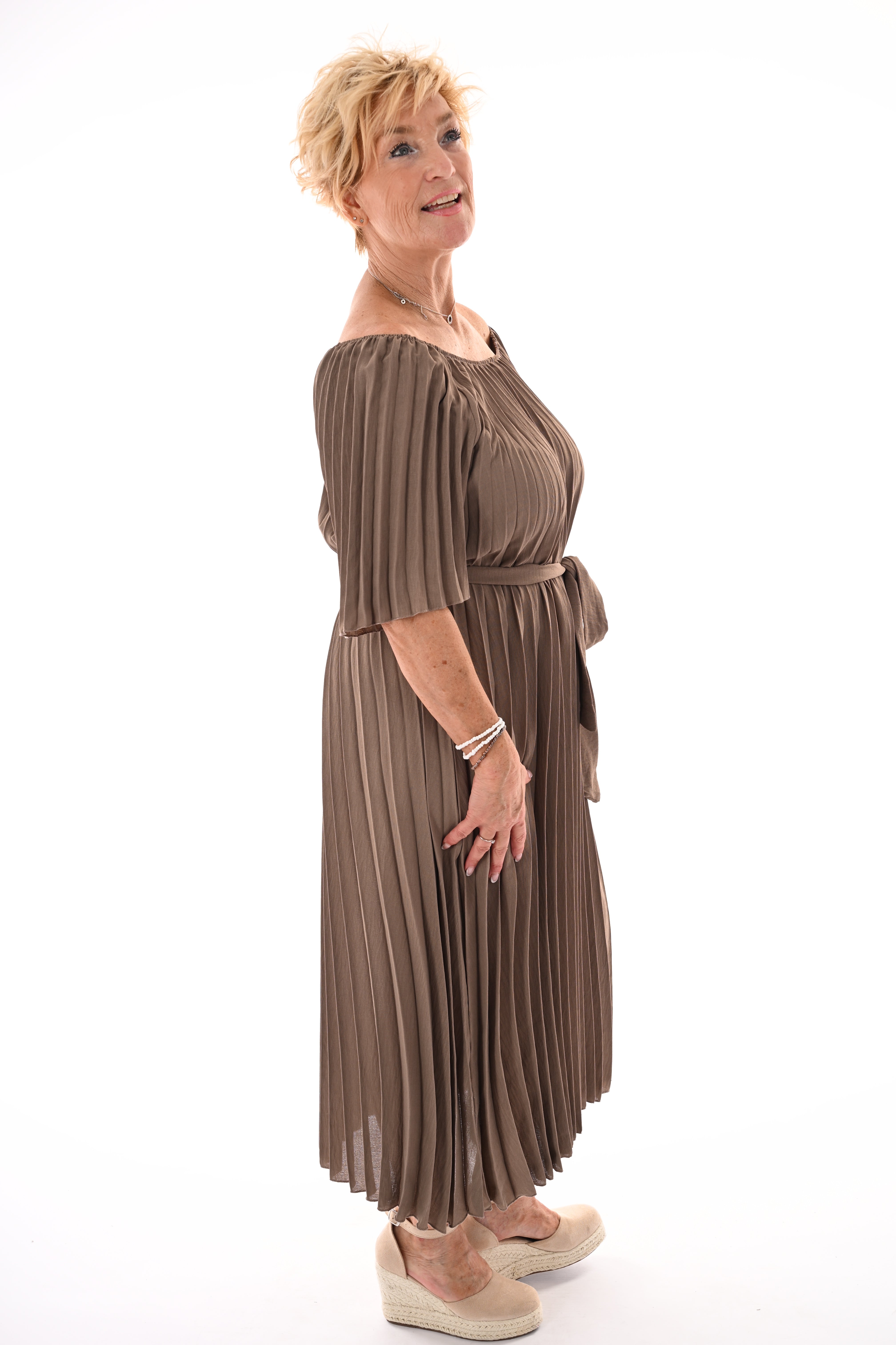 Plisse jurk met ceintuur uni taupe