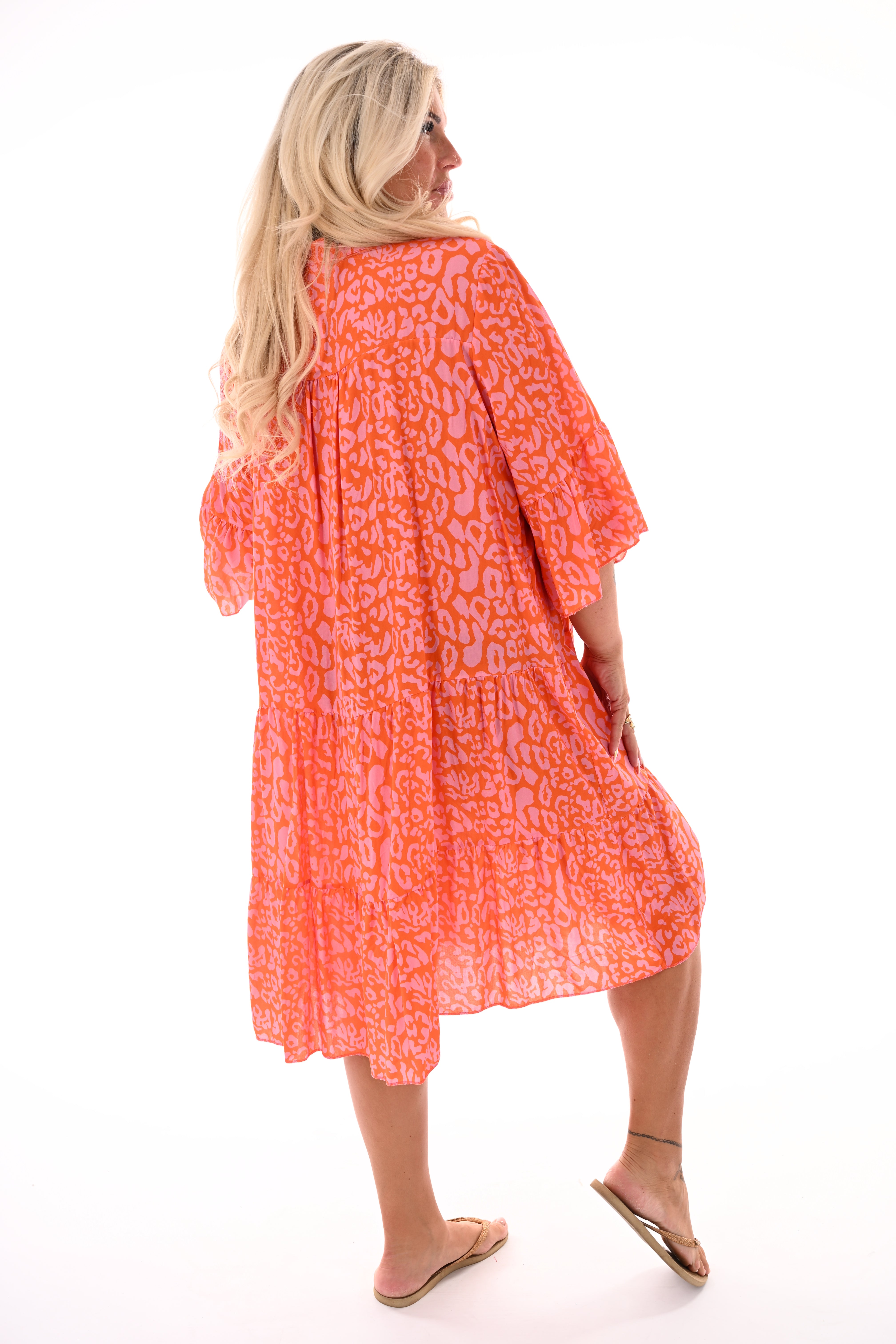 Half lange jurk v-hals stroken print panter oranje