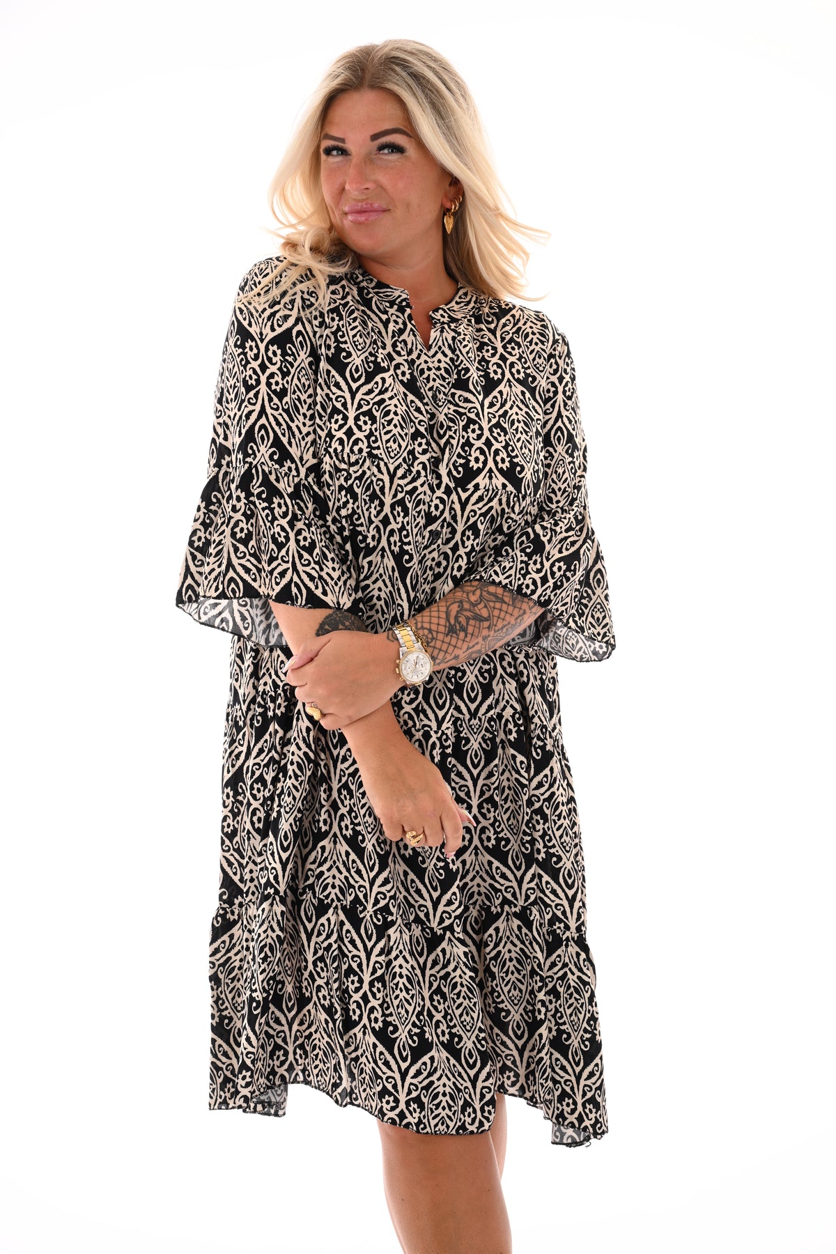 Half lange jurk v-hals stroken print paisley zwart