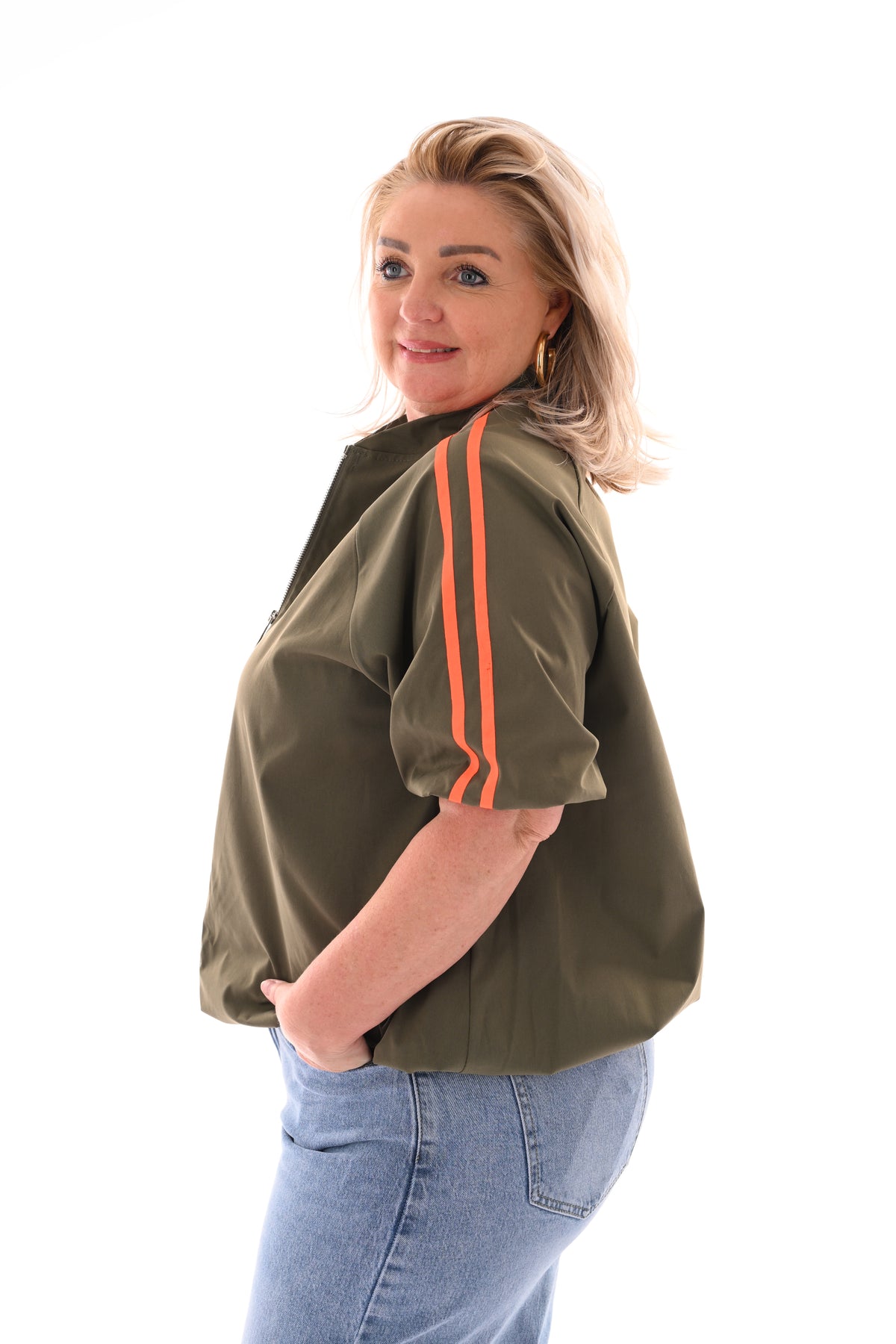 Kort jasje met bies korte mouwen legergroen/oranje