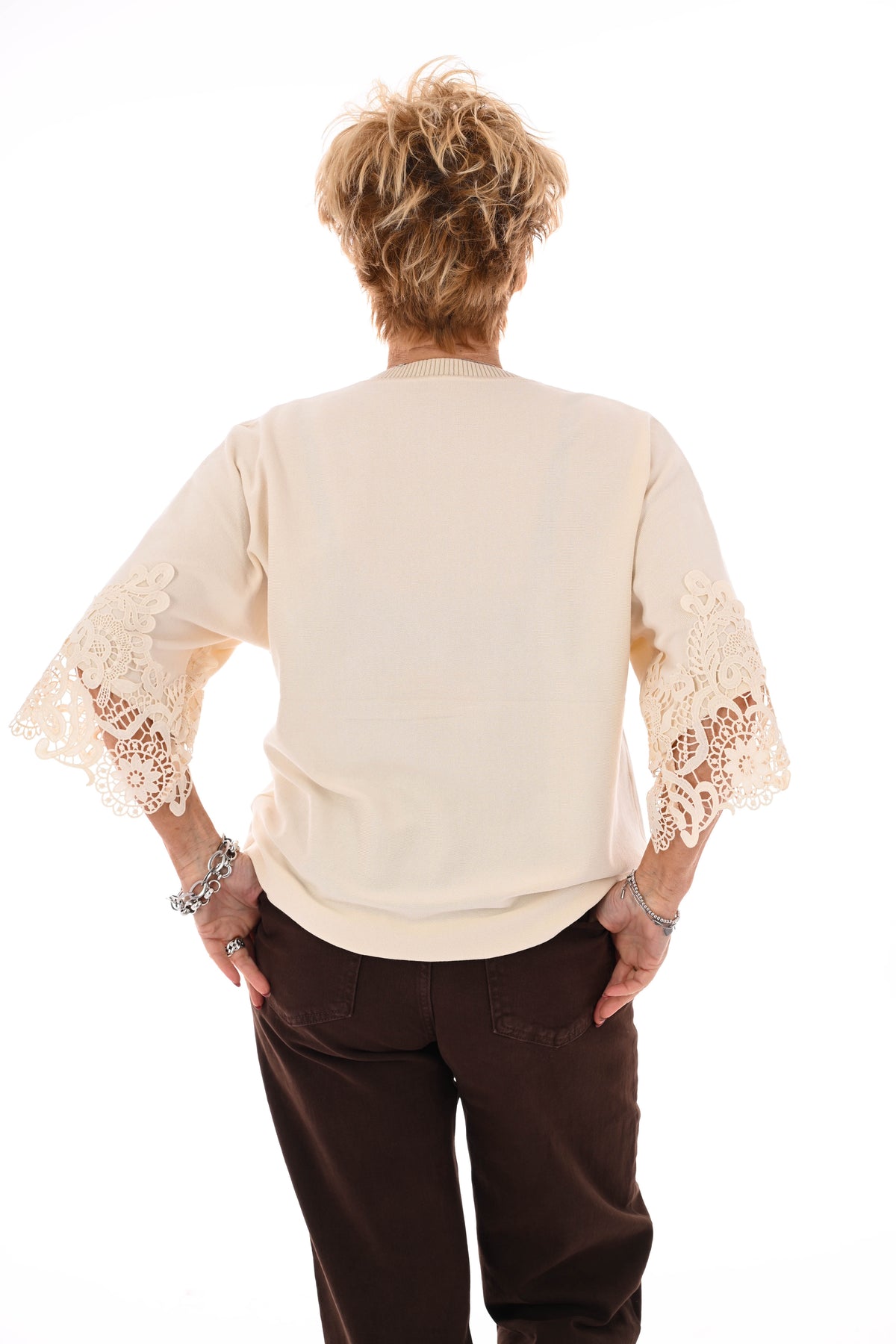 Trui broderie mouwdetail creme