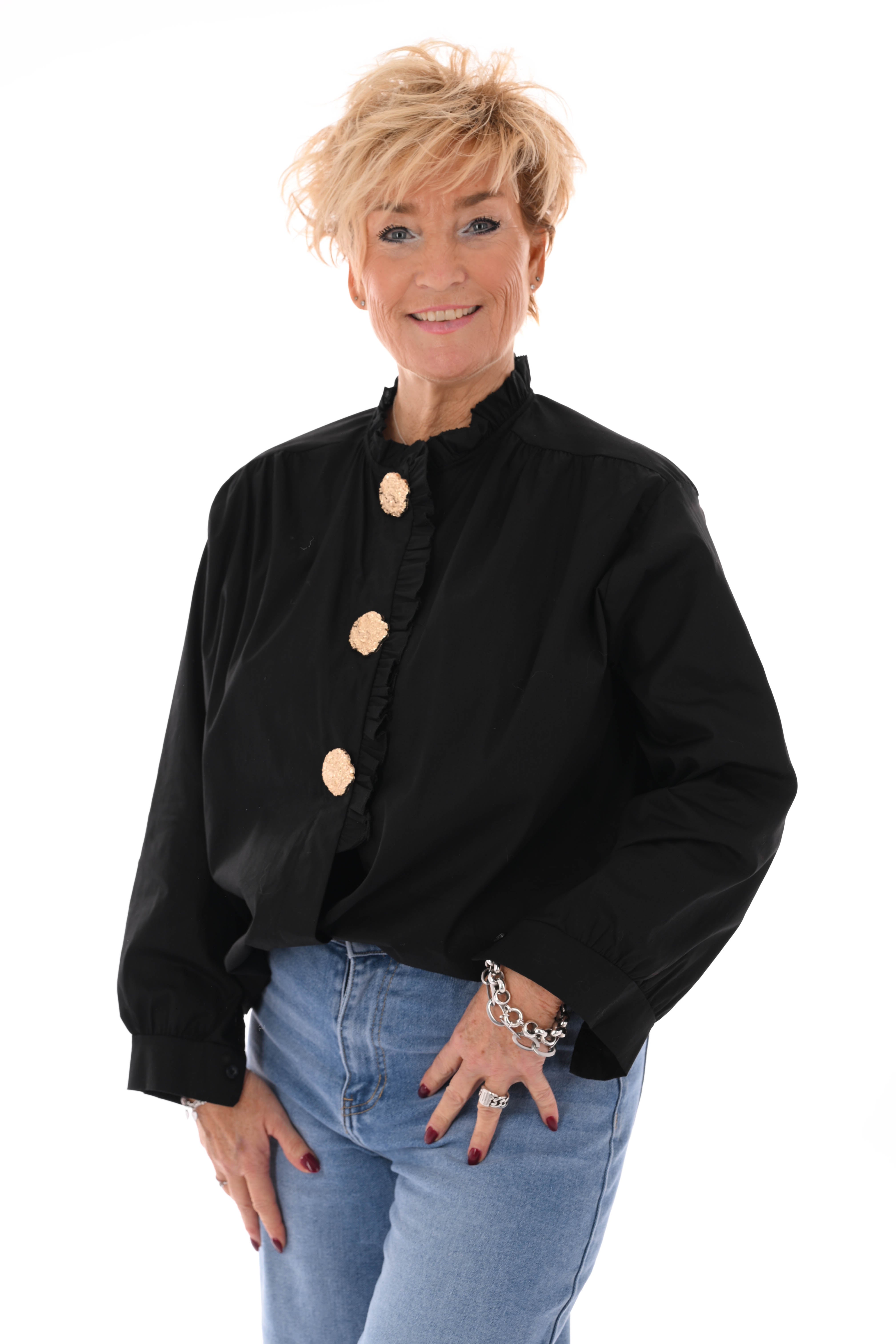 Blouse roezelkraag grote knopen zwart