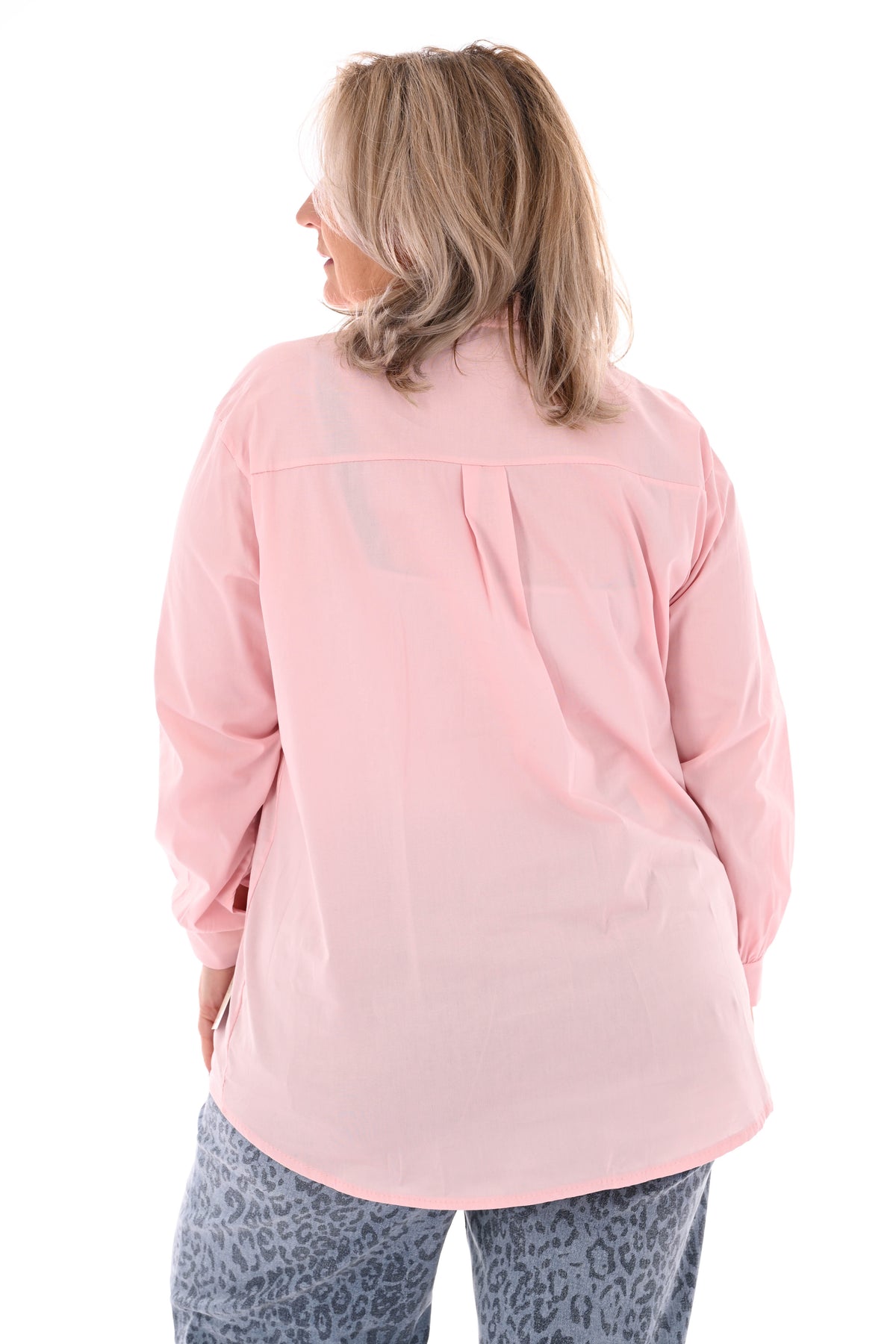 Blouse roezelkraag grote knopen lichtroze