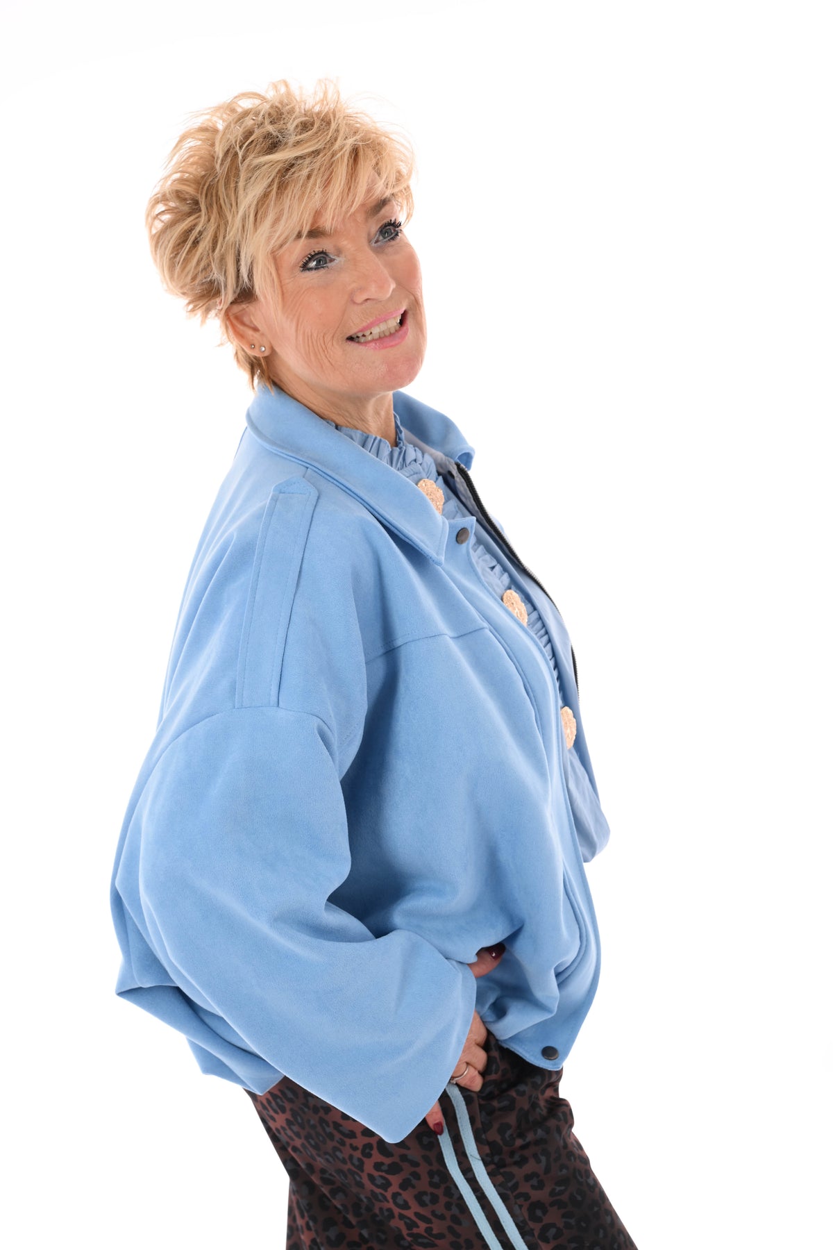 Kort suedelook jasje lichtblauw