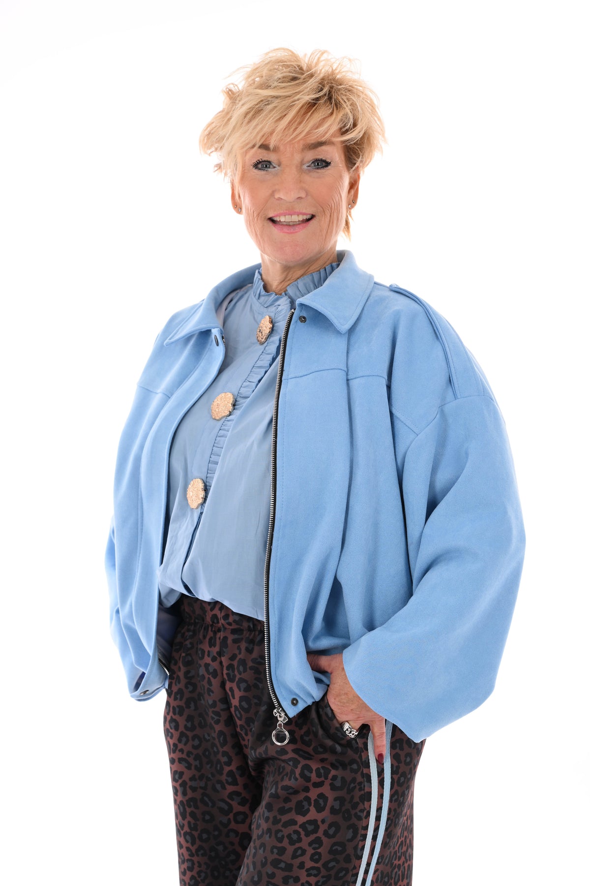 Kort suedelook jasje lichtblauw