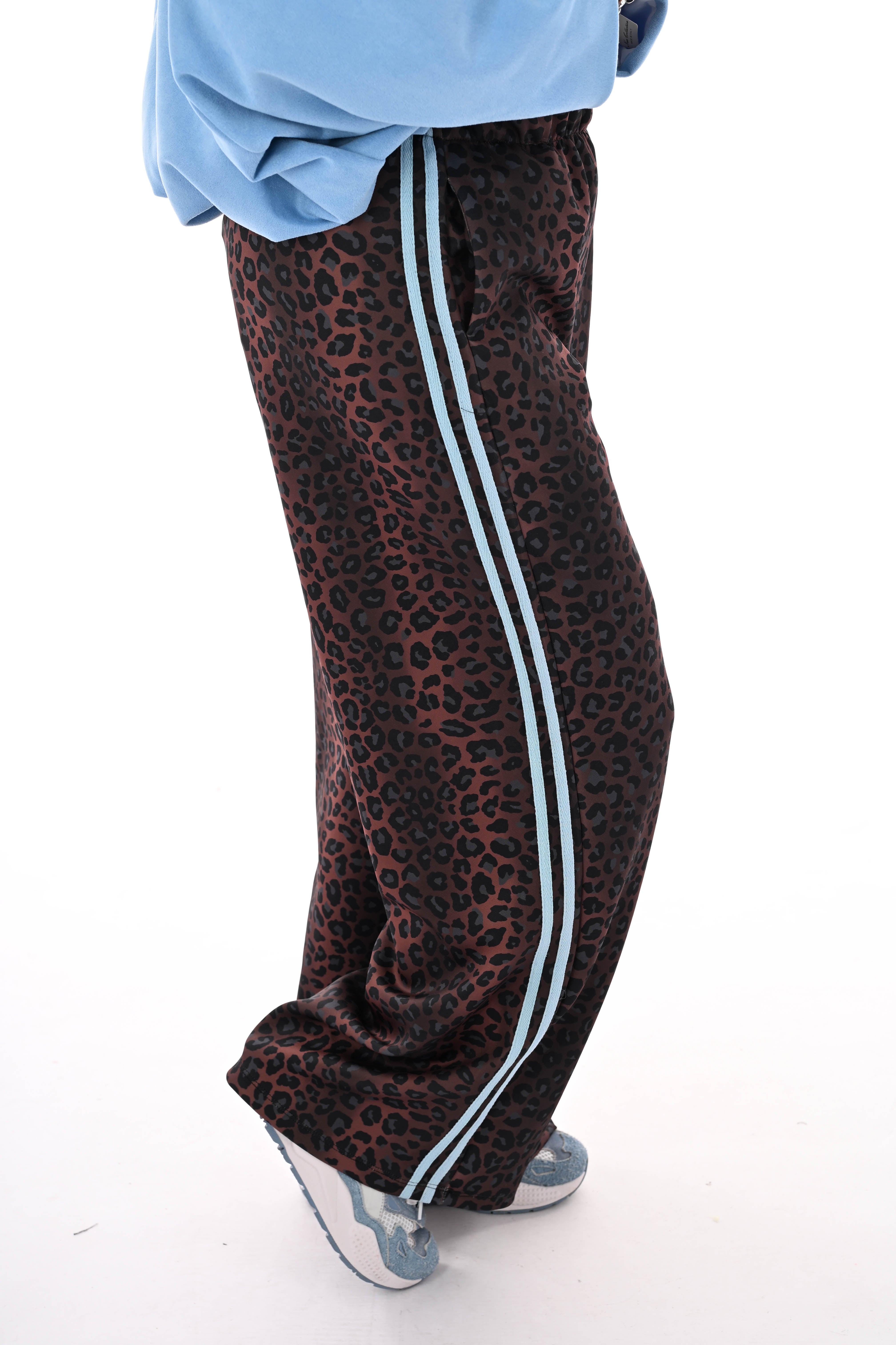 Wijde broek panterprint met strepenbies bruin/lichtblauw