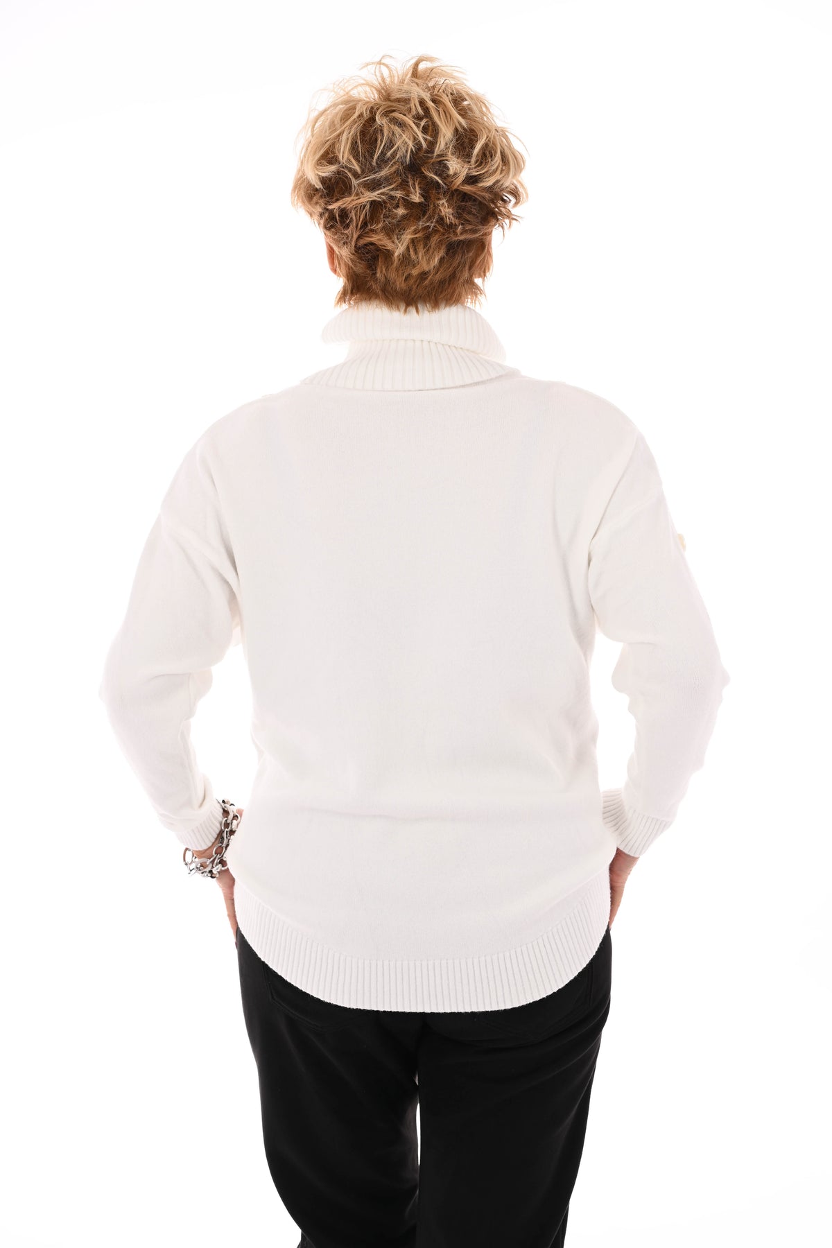 Losse coltrui met knopen roomwit