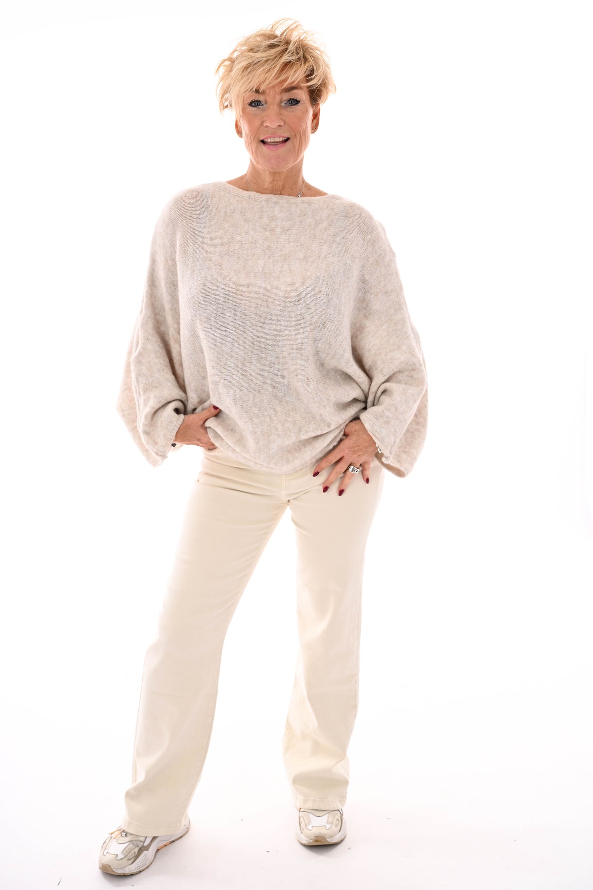 Fijn gebreide vleermuis trui uni beige