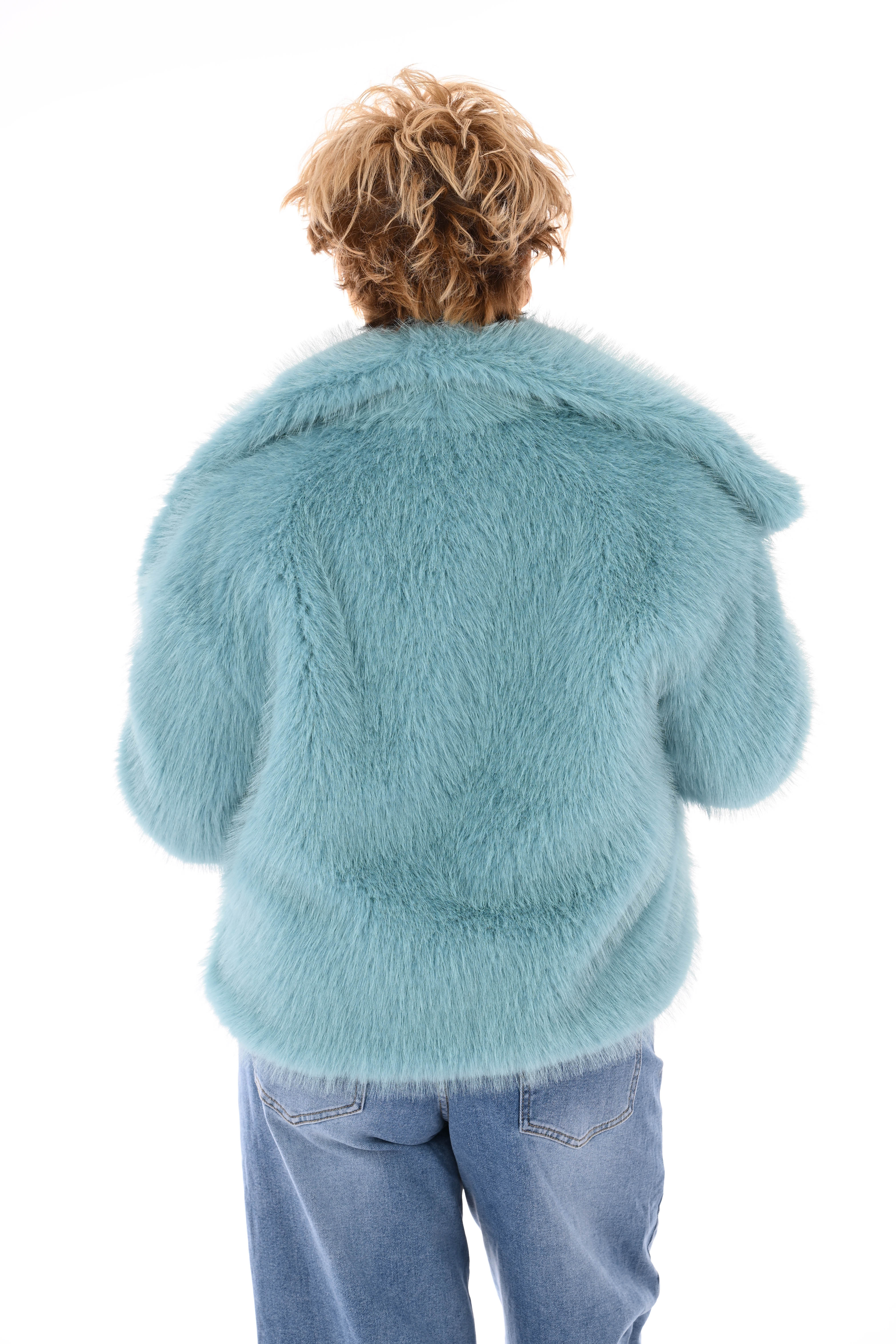 Korte faux fur jas lichtblauw