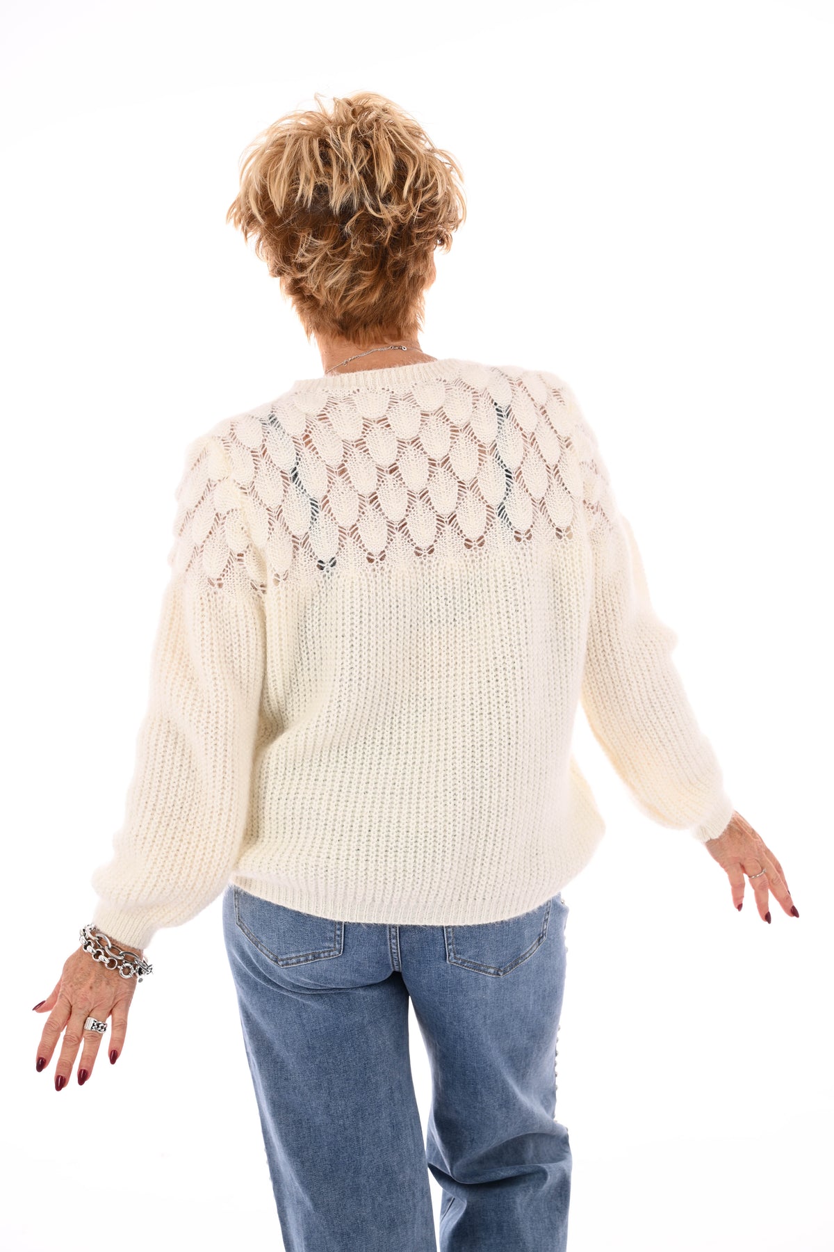 Gehaakte trui hals detail roomwit