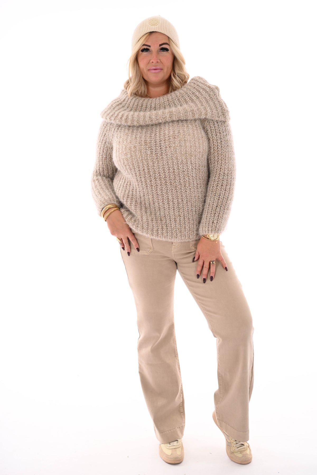 Off-shoulder trui beige