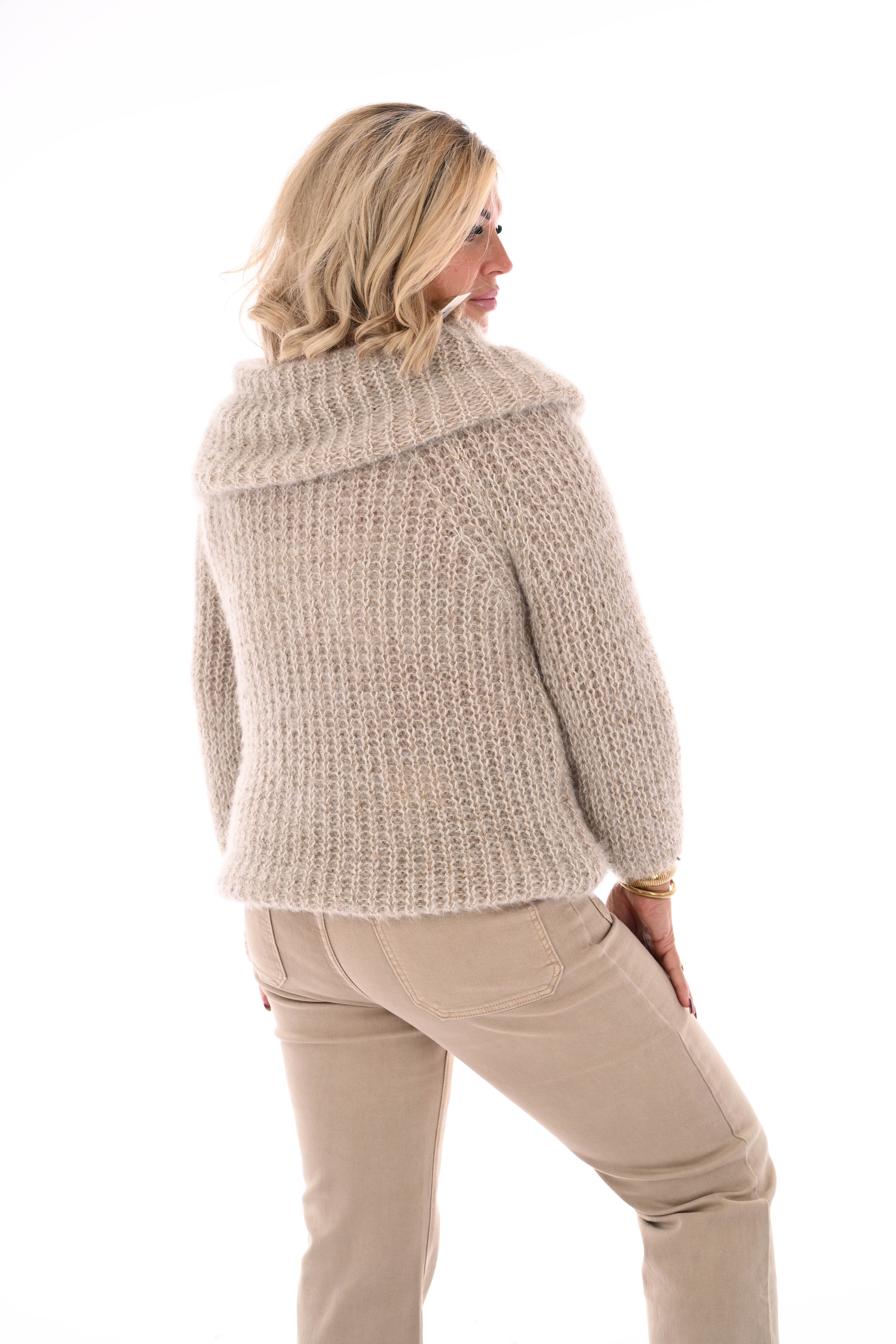 Off-shoulder trui beige