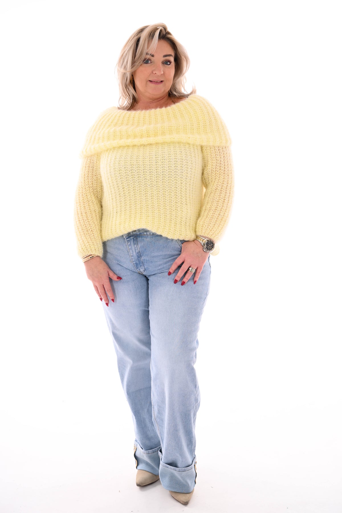 Off-shoulder trui botergeel