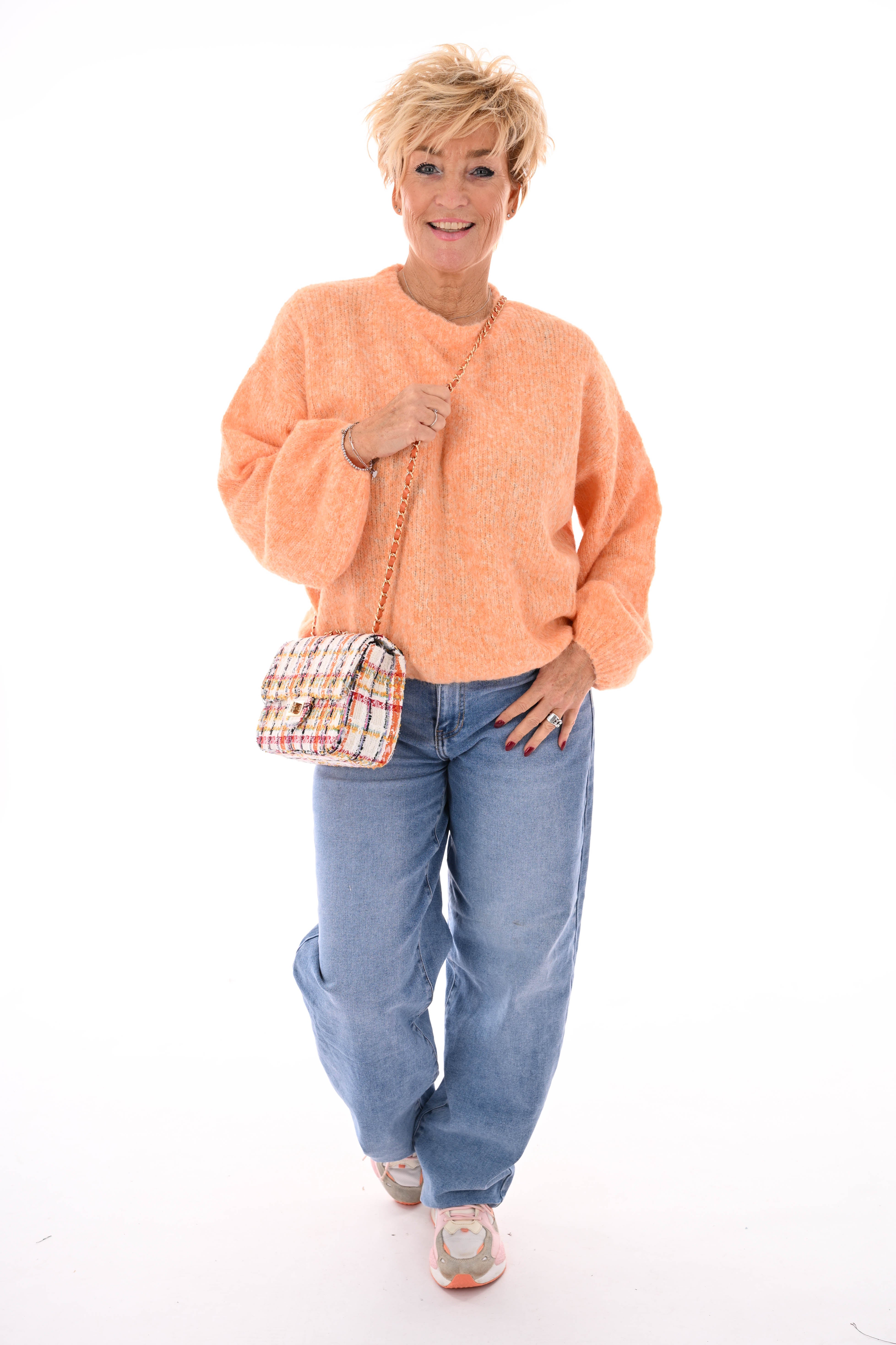 Fijn gebreide trui pofmouwen peach