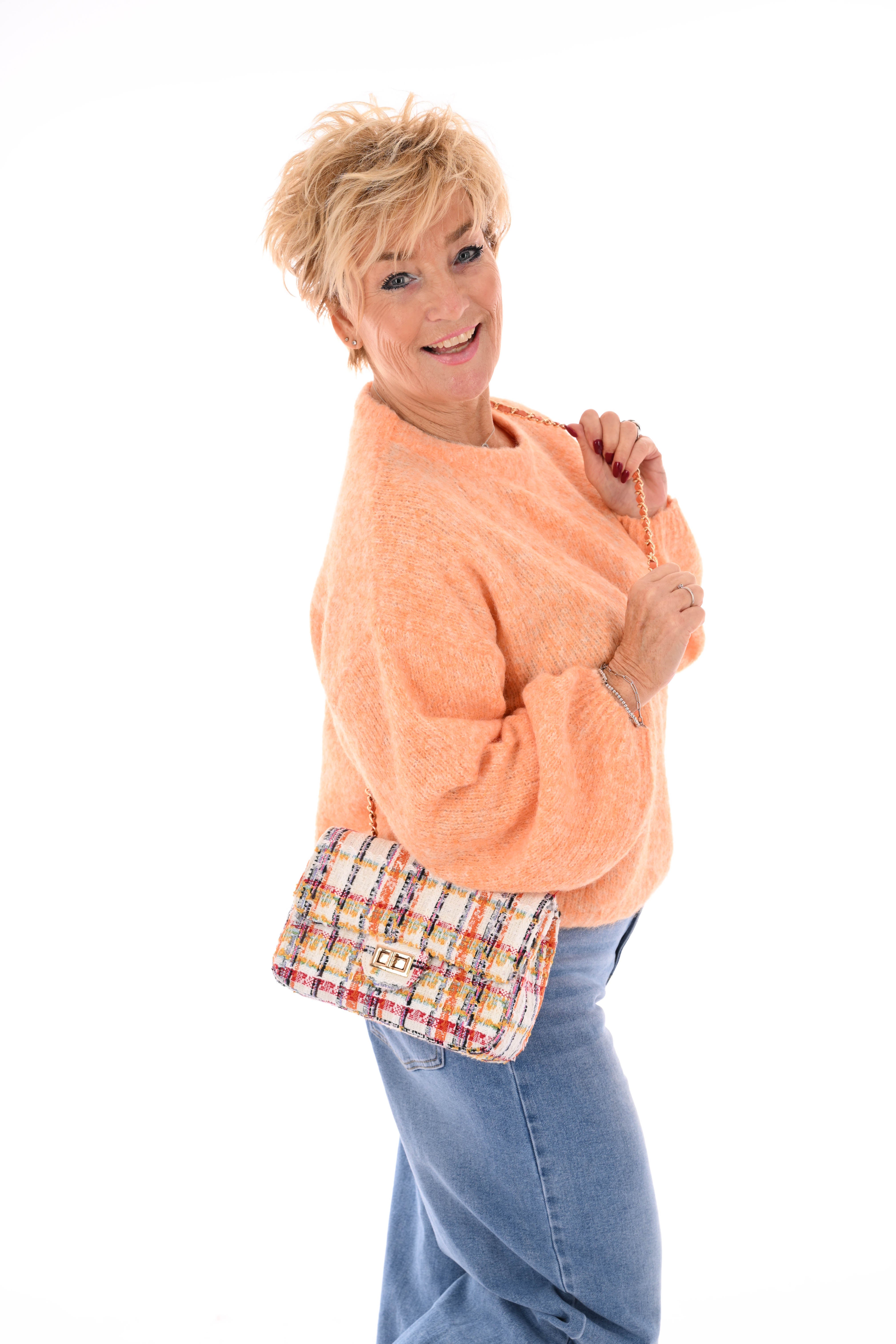 Fijn gebreide trui pofmouwen peach