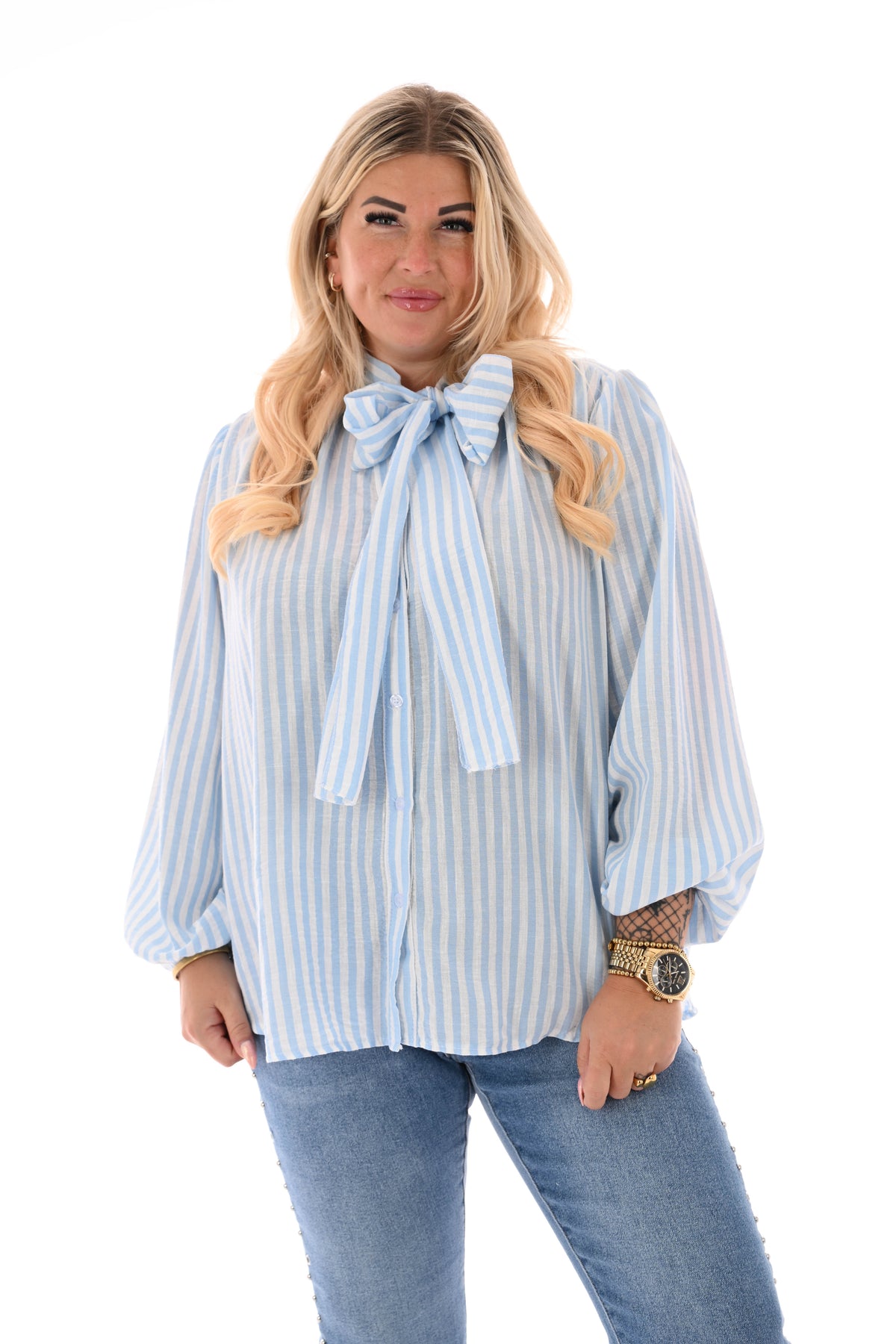 Wavy boucle jasje gedrapeerde mouwen lichtblauw