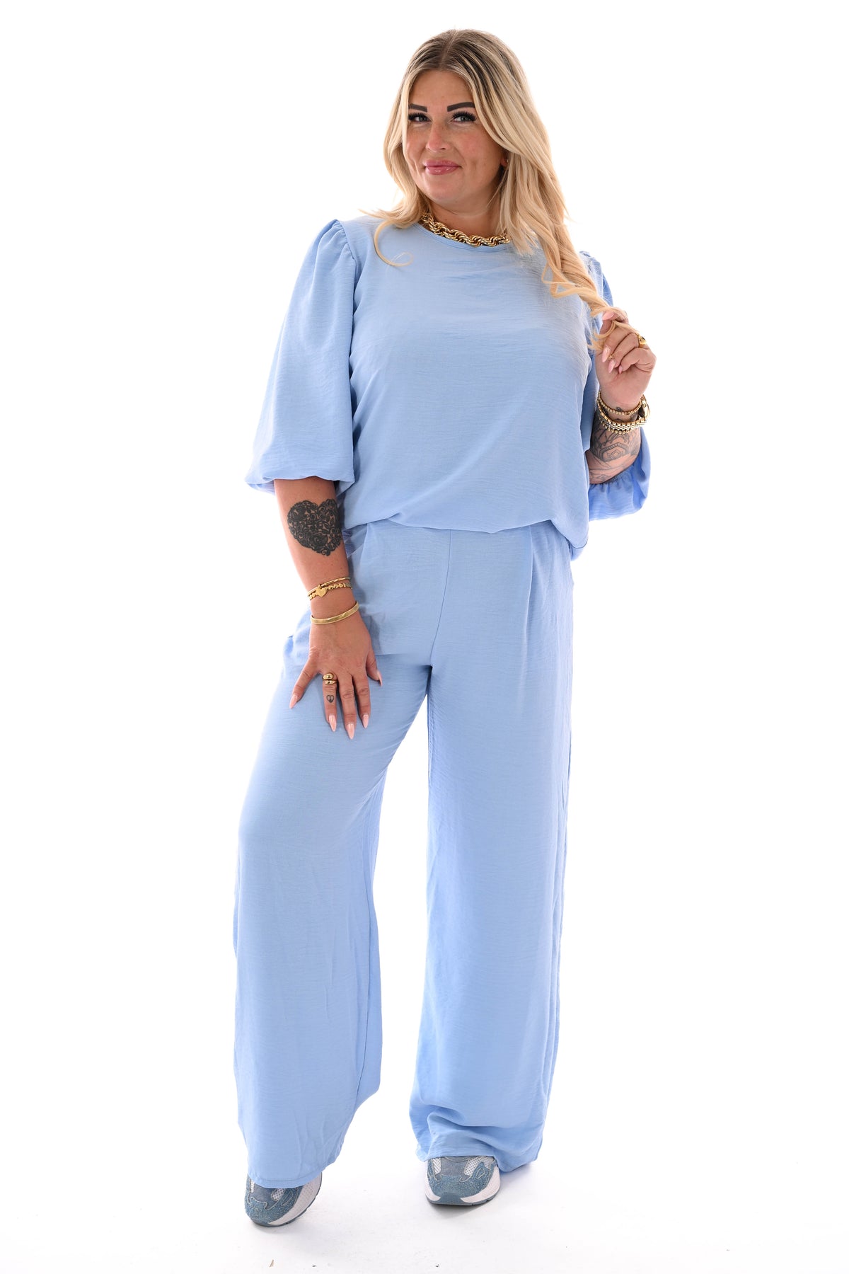 Tweedelig pak 3/4e pofmouwen uni lichtblauw