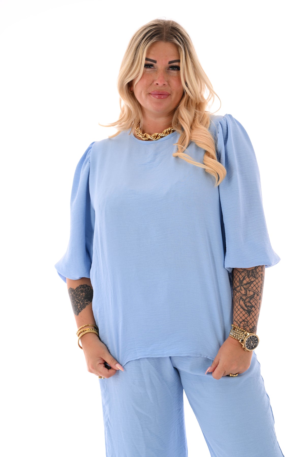 Tweedelig pak 3/4e pofmouwen uni lichtblauw