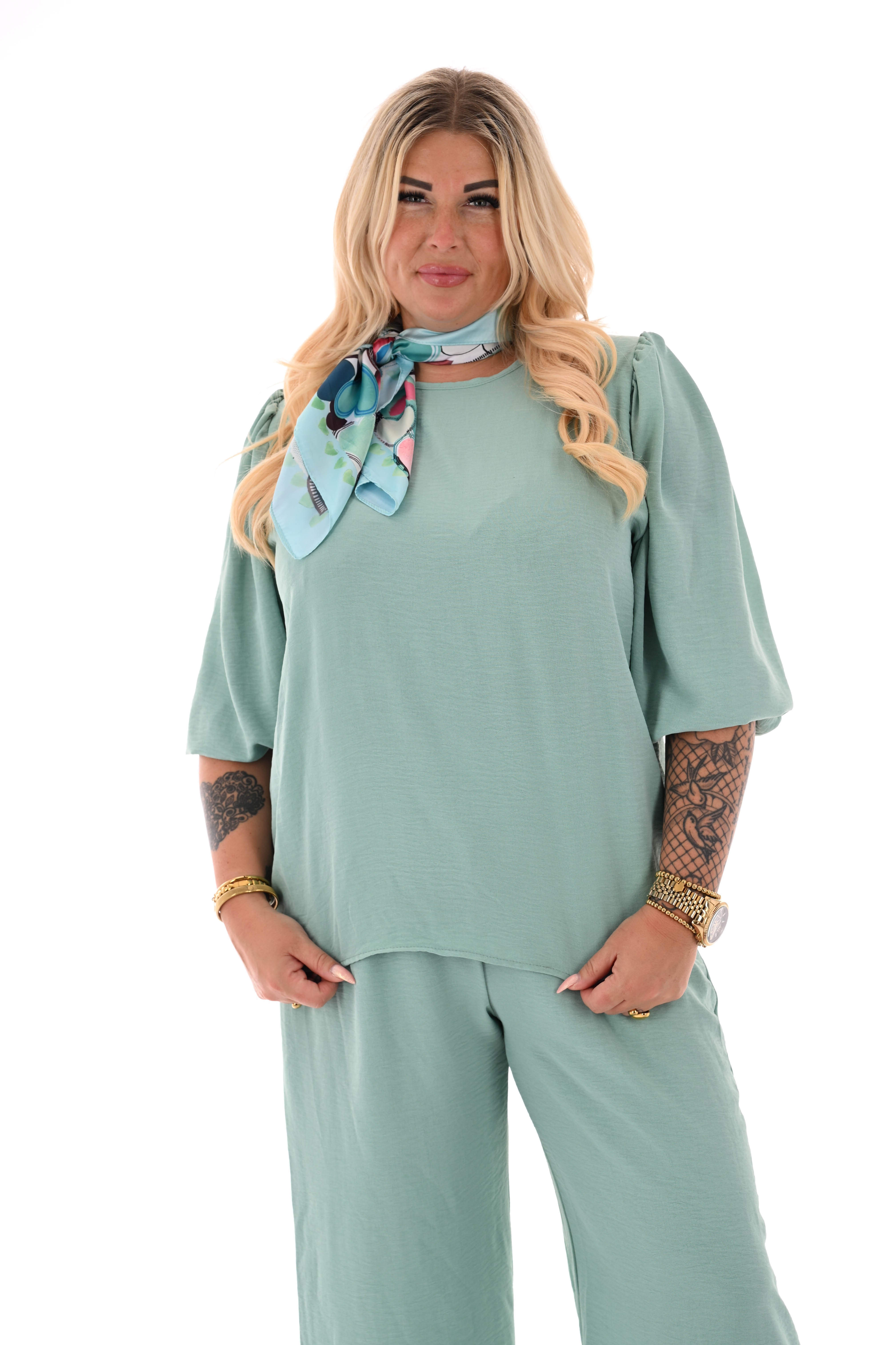 Tweedelig pak 3/4e pofmouwen uni lindegroen