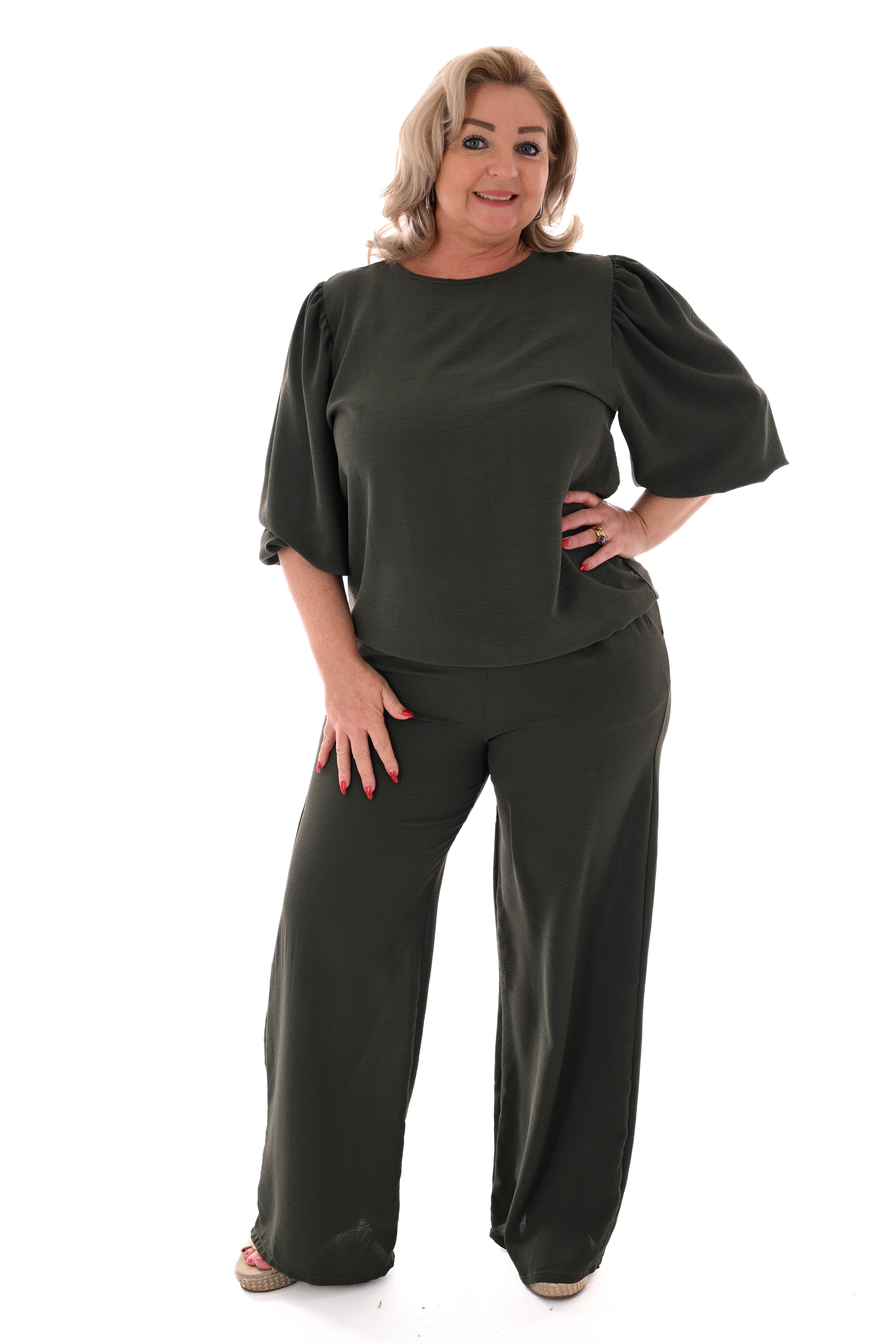 Tweedelig pak 3/4e pofmouwen uni legergroen