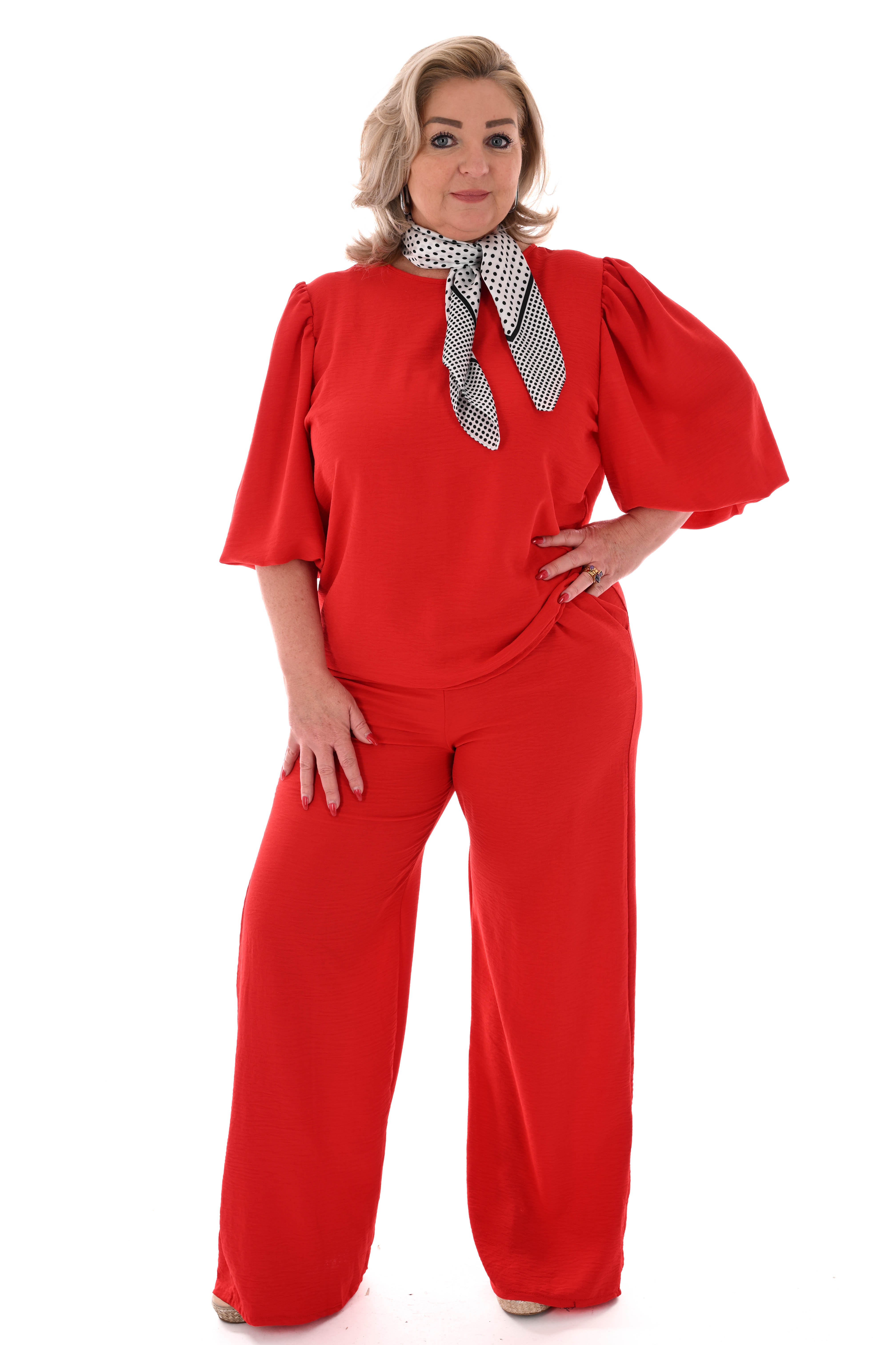 Tweedelig pak 3/4e pofmouwen uni rood