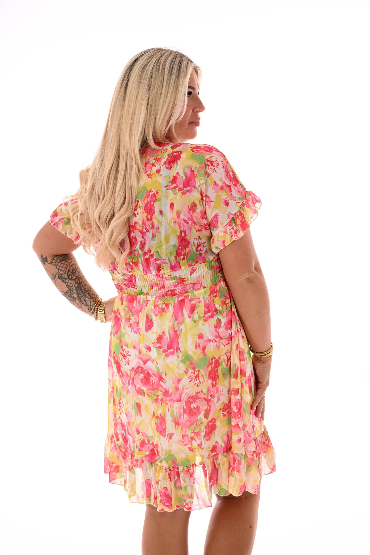 Korte roezel jurk v-hals print rozen geel