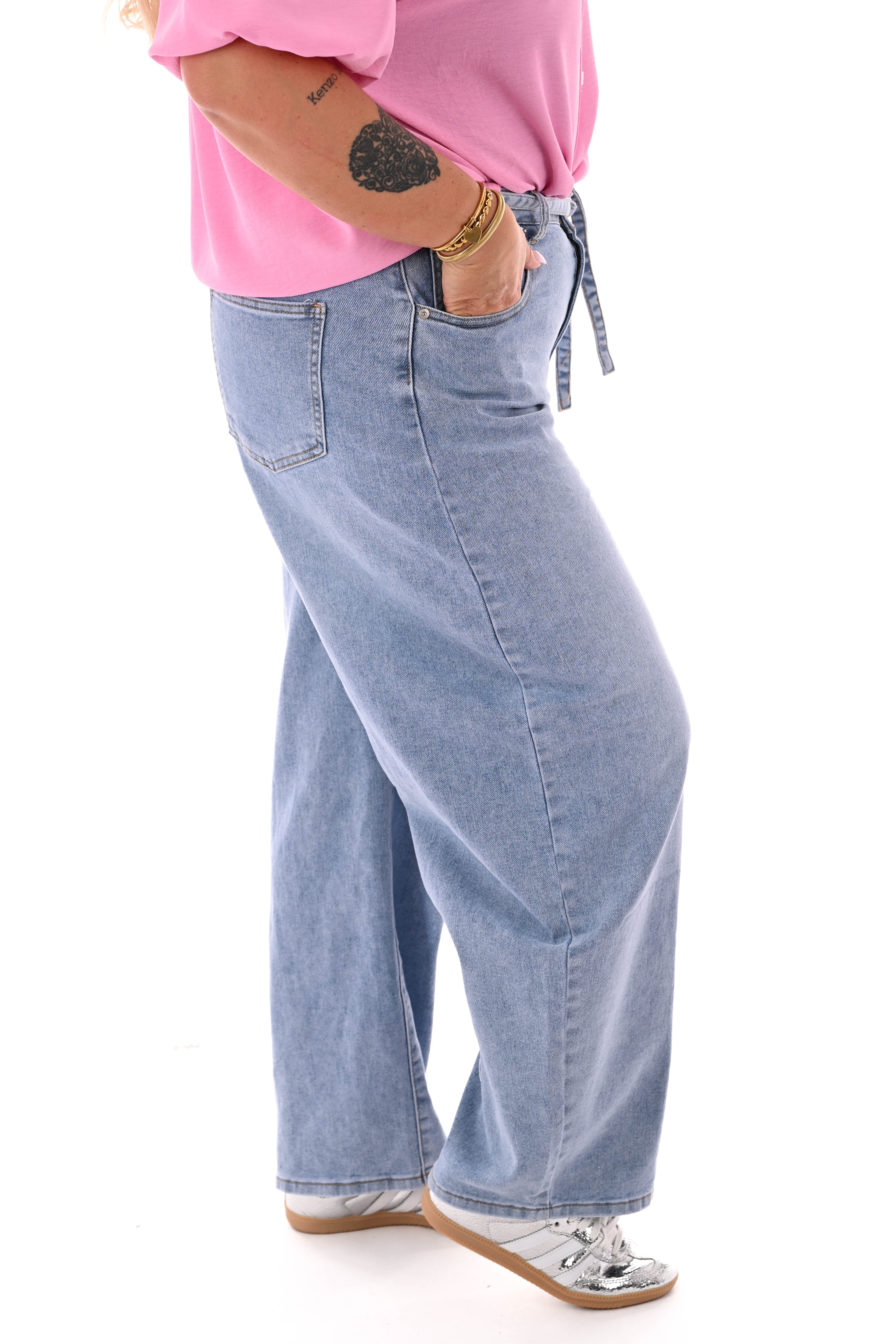 Monday jeans ballon fit met ceintuur lichtblauw