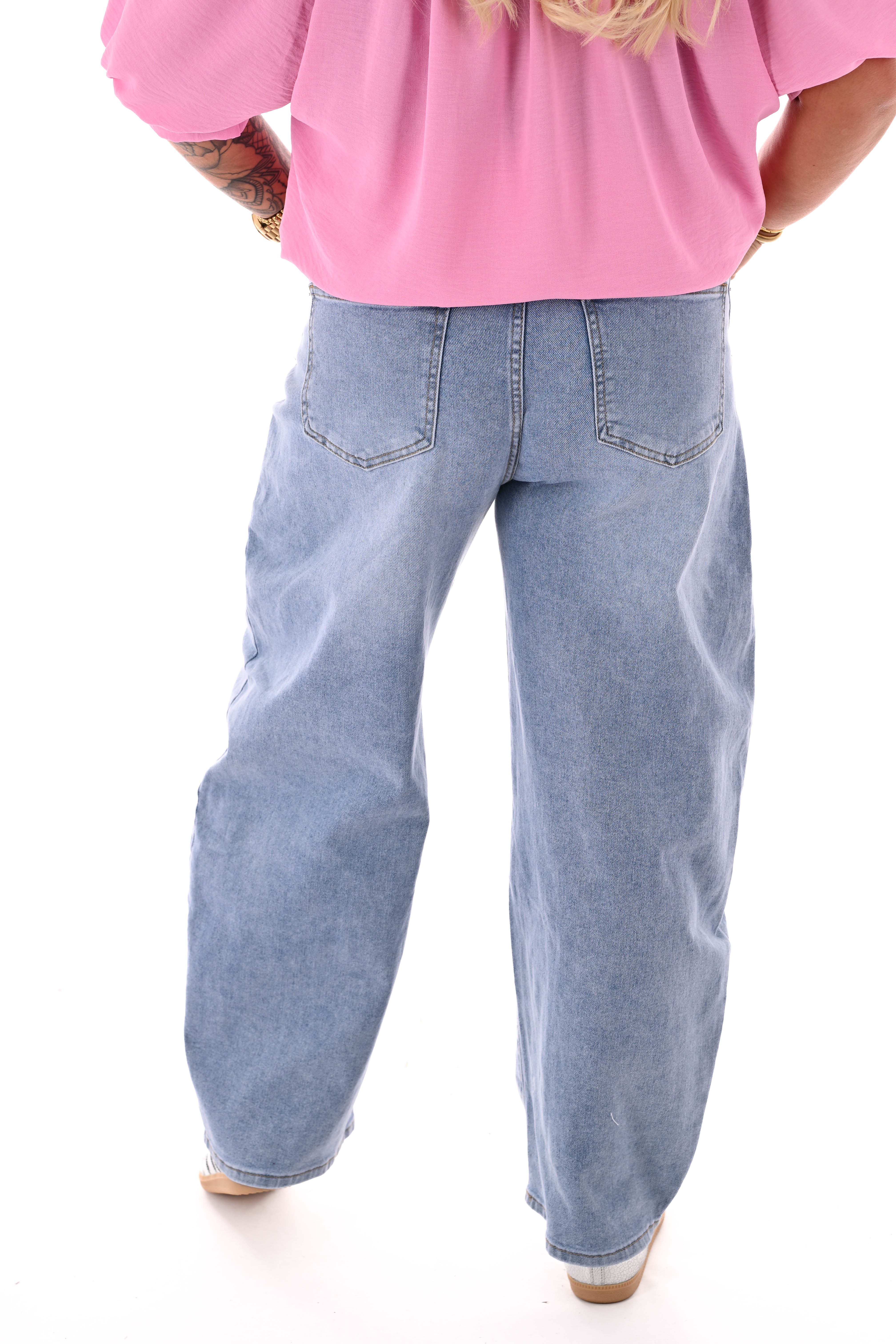 Monday jeans ballon fit met ceintuur lichtblauw