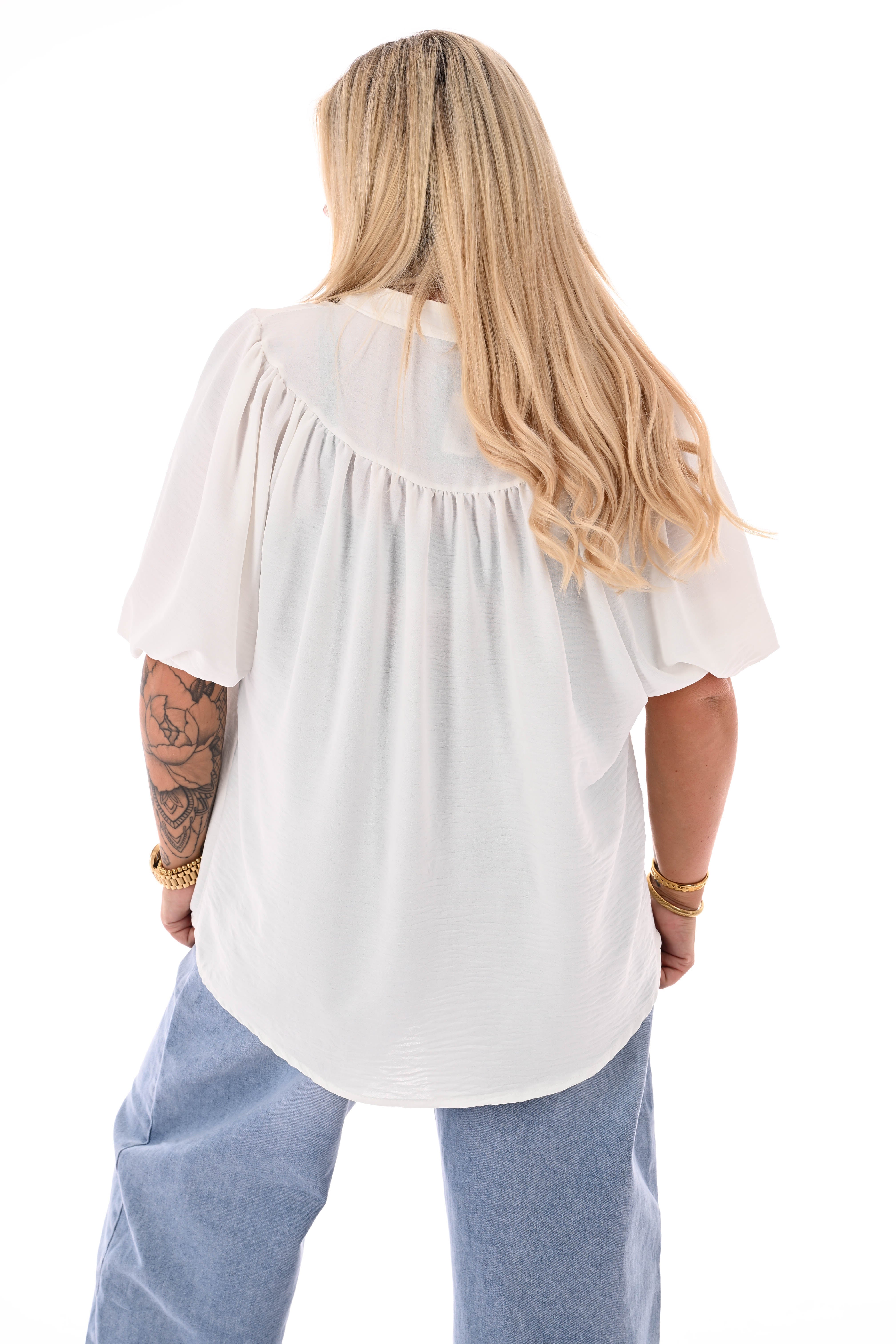 Doorknoop blouse korte pofmouwen uni roomwit