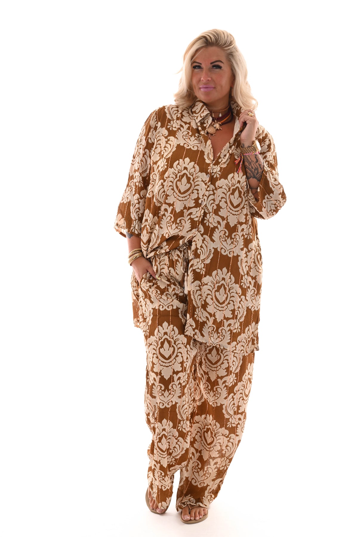 Tweedelig set barok blouse met broek bruin