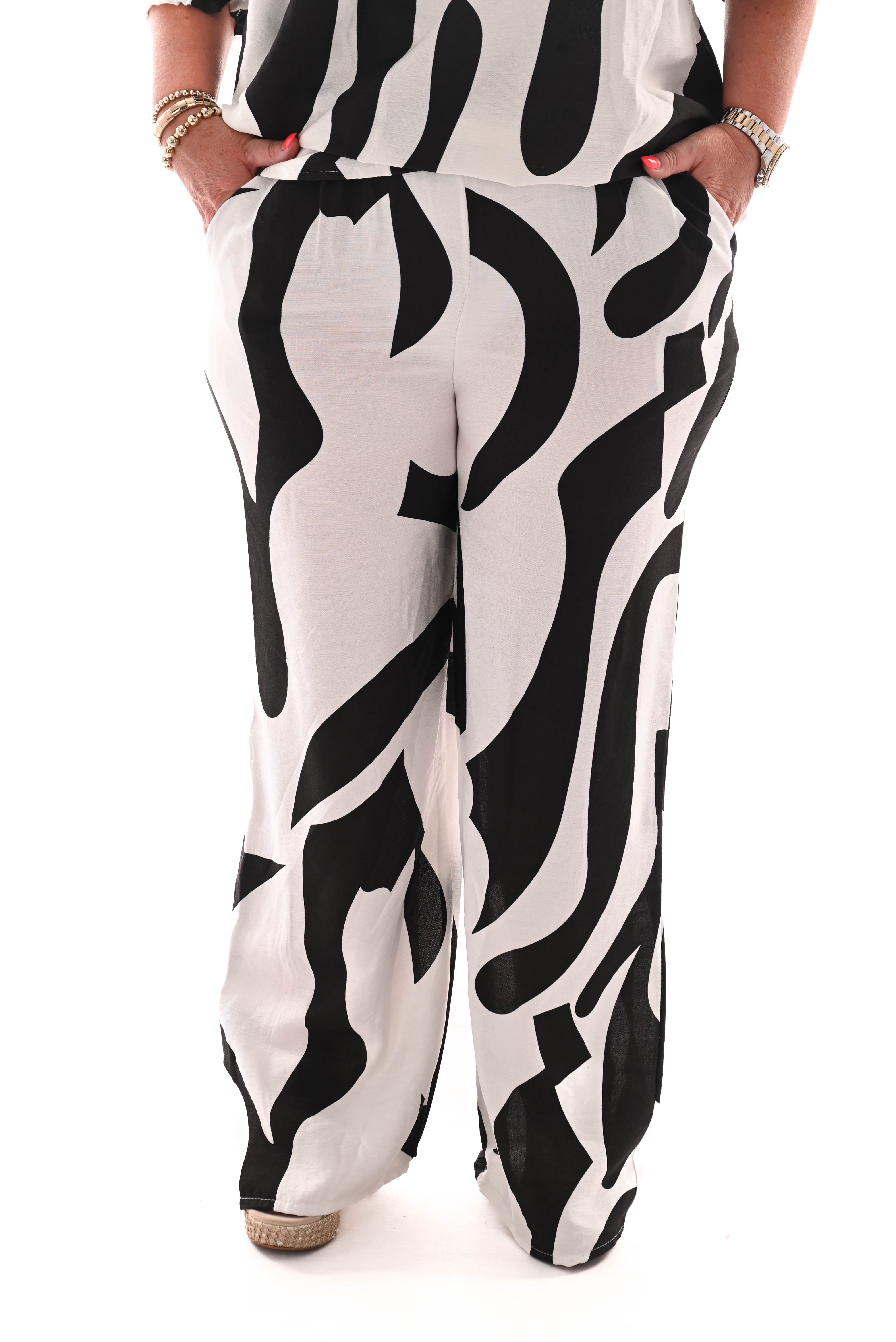 Tweedelig set off-shoulder top abstract roomwit/zwart