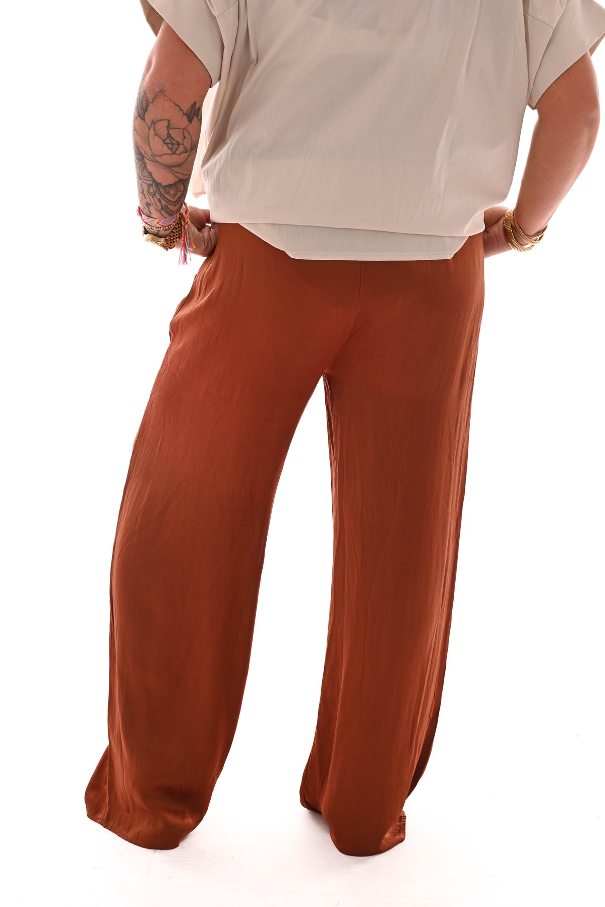 Wijde broek silky roestbruin