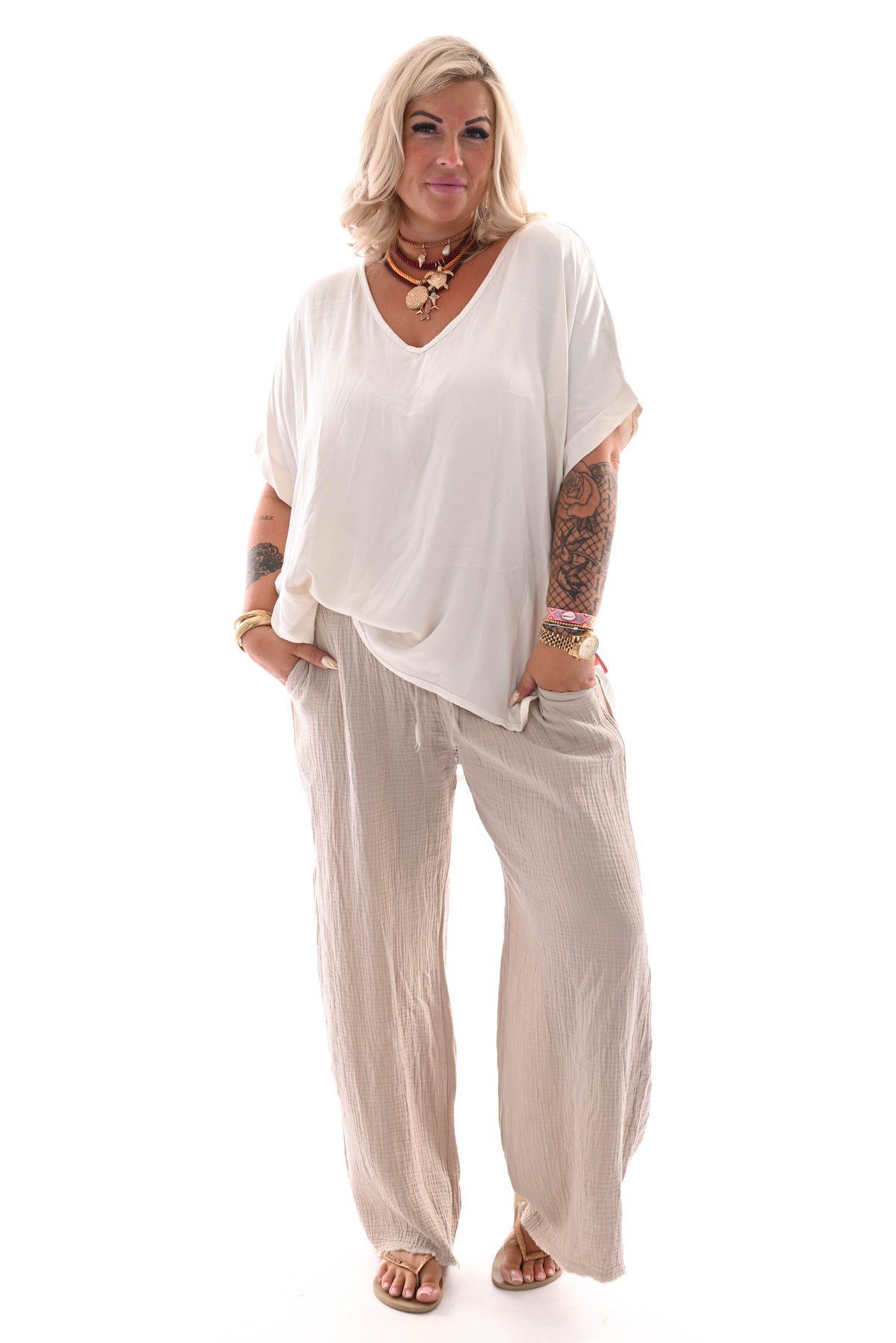 Top silky korte mouwen v-hals creme