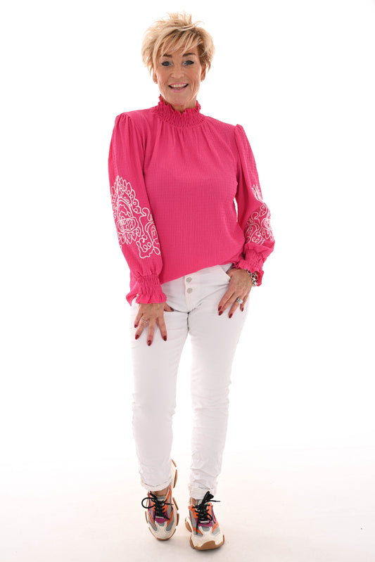 Blouse roezelmouw met borduur fuchsia