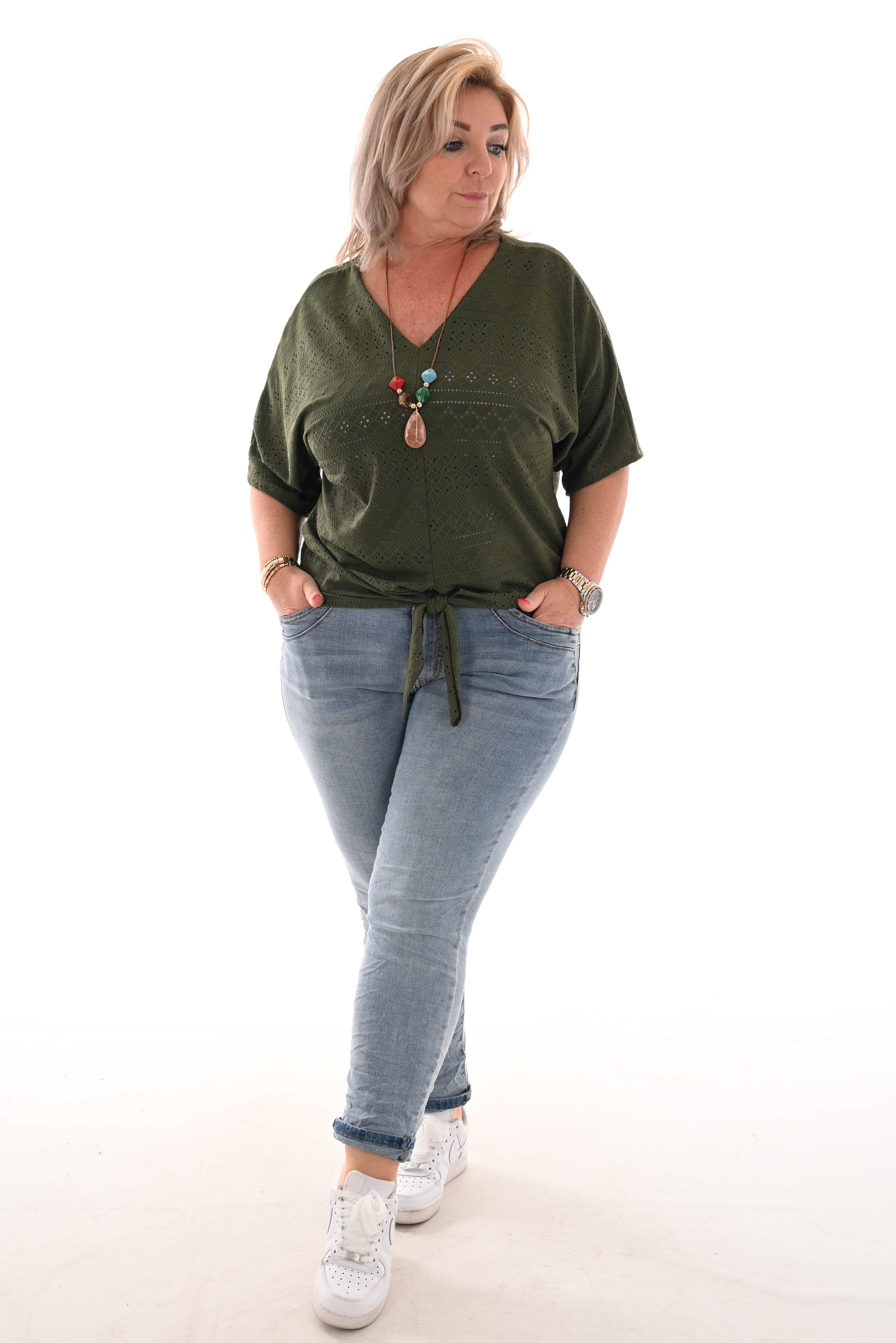 Geknoopte top met ketting gaatjes legergroen