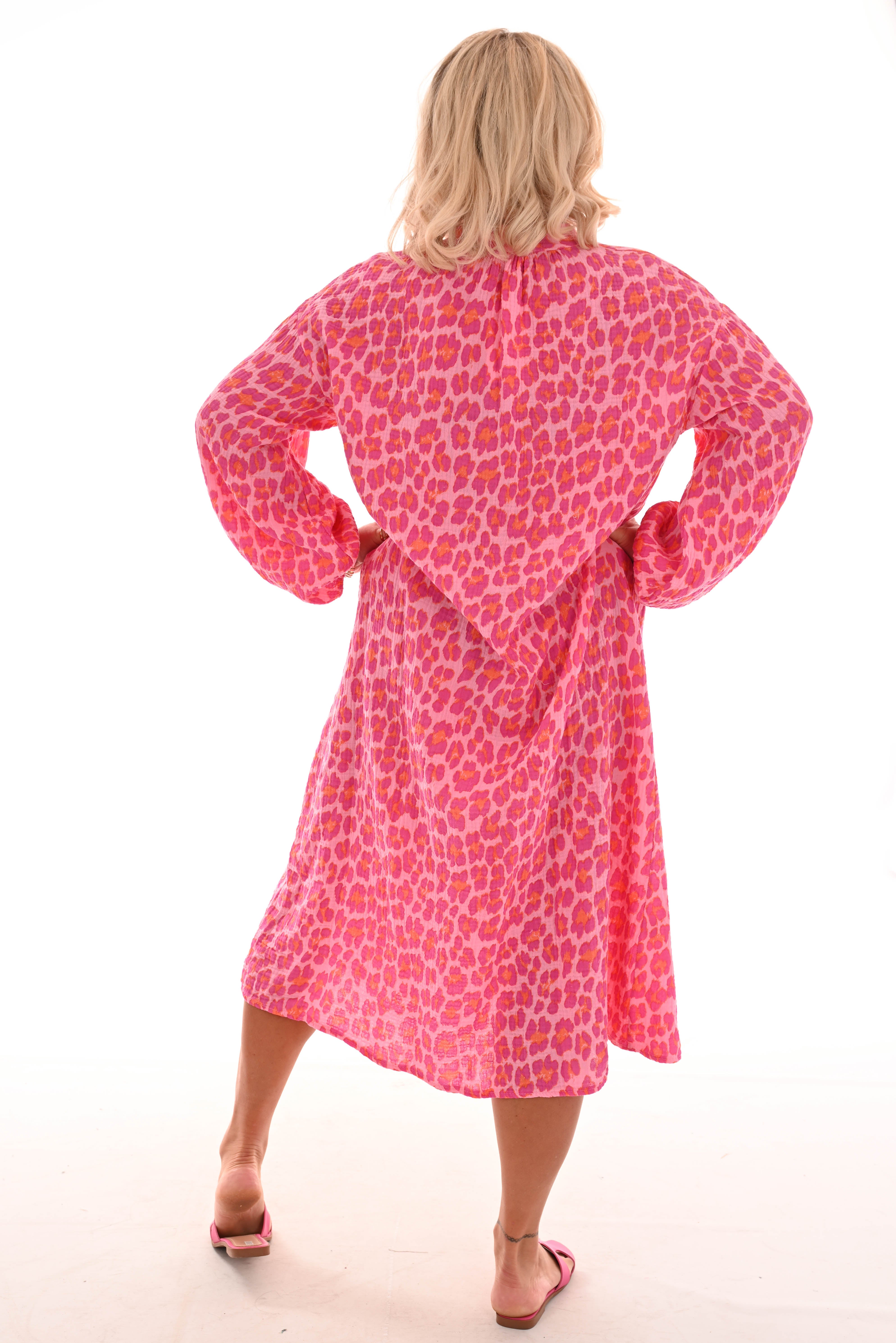Lange doorknoop jurk wafel panterprint lichtroze/fuchsia