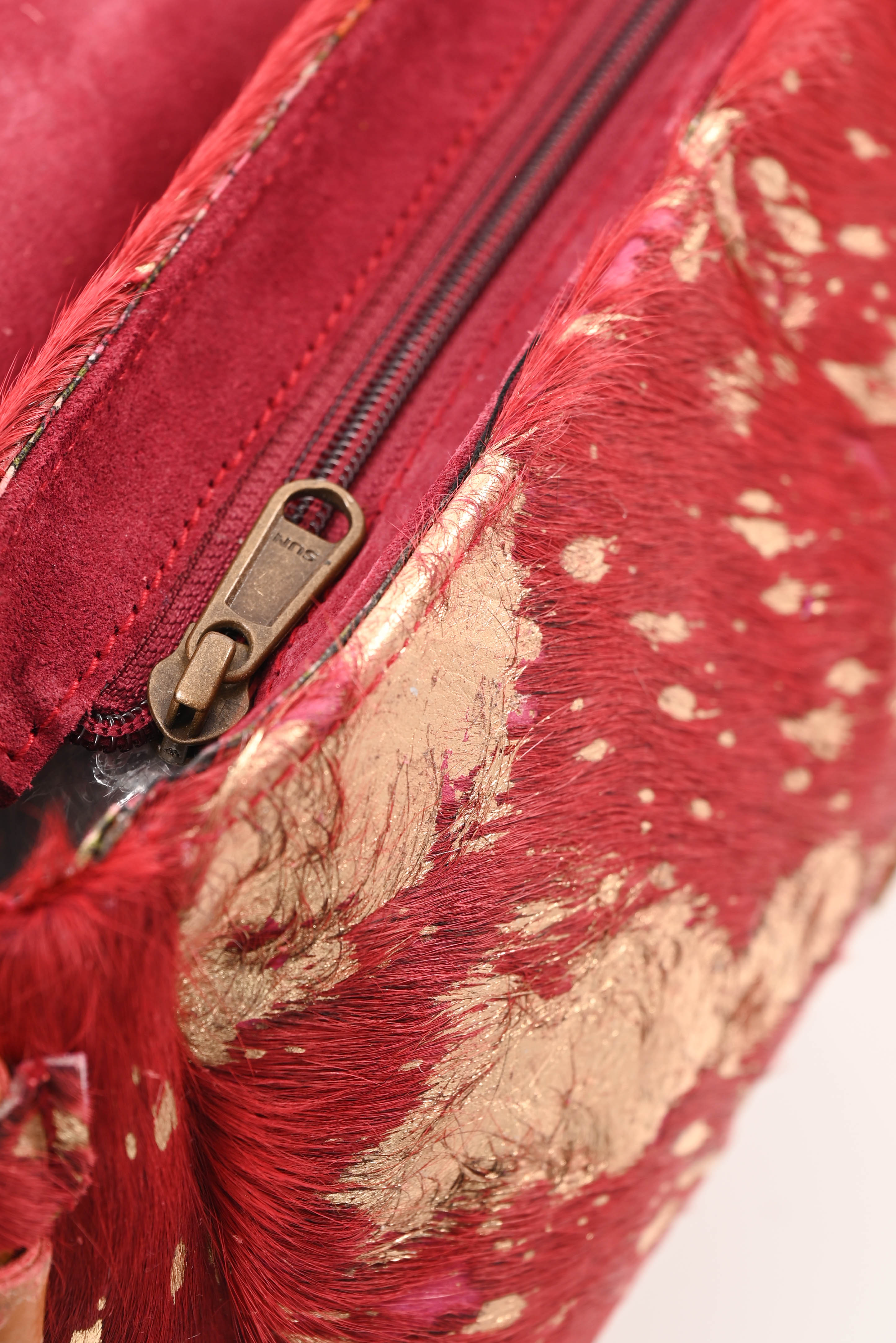 Ibiza stijl tas met vacht bordeaux