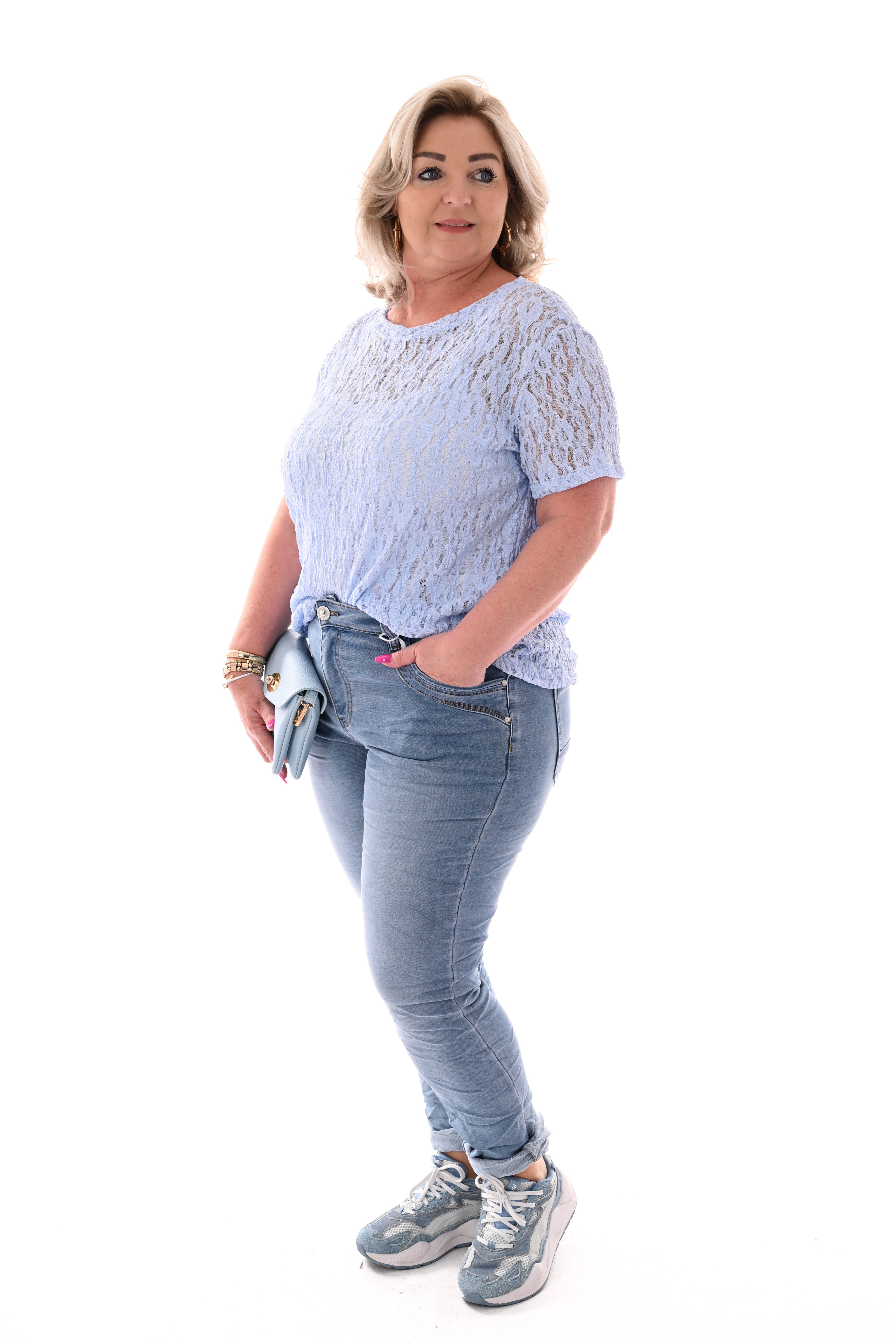 Shirt met kant ronde hals lichtblauw