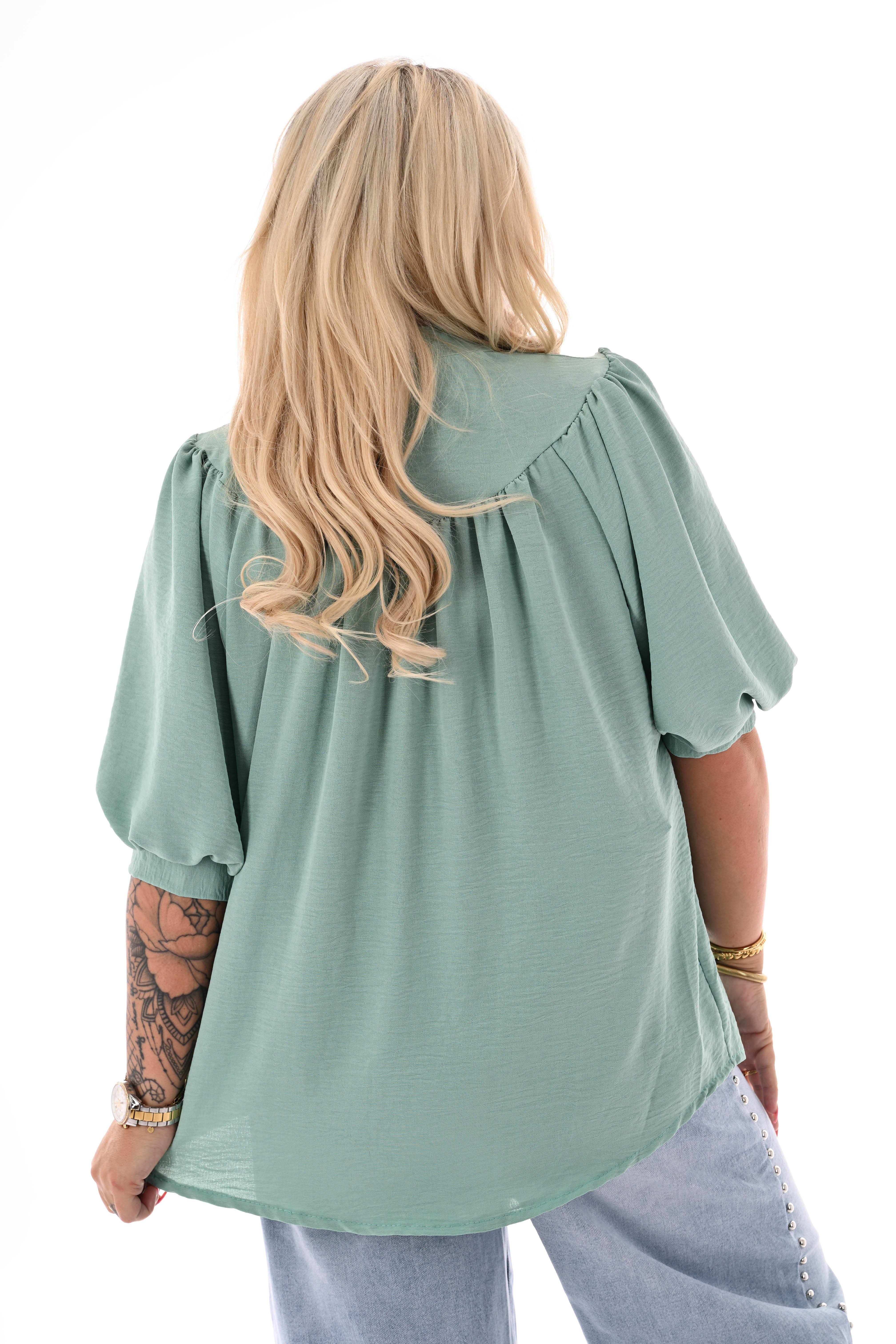 Doorknoop blouse korte pofmouwen uni lindegroen
