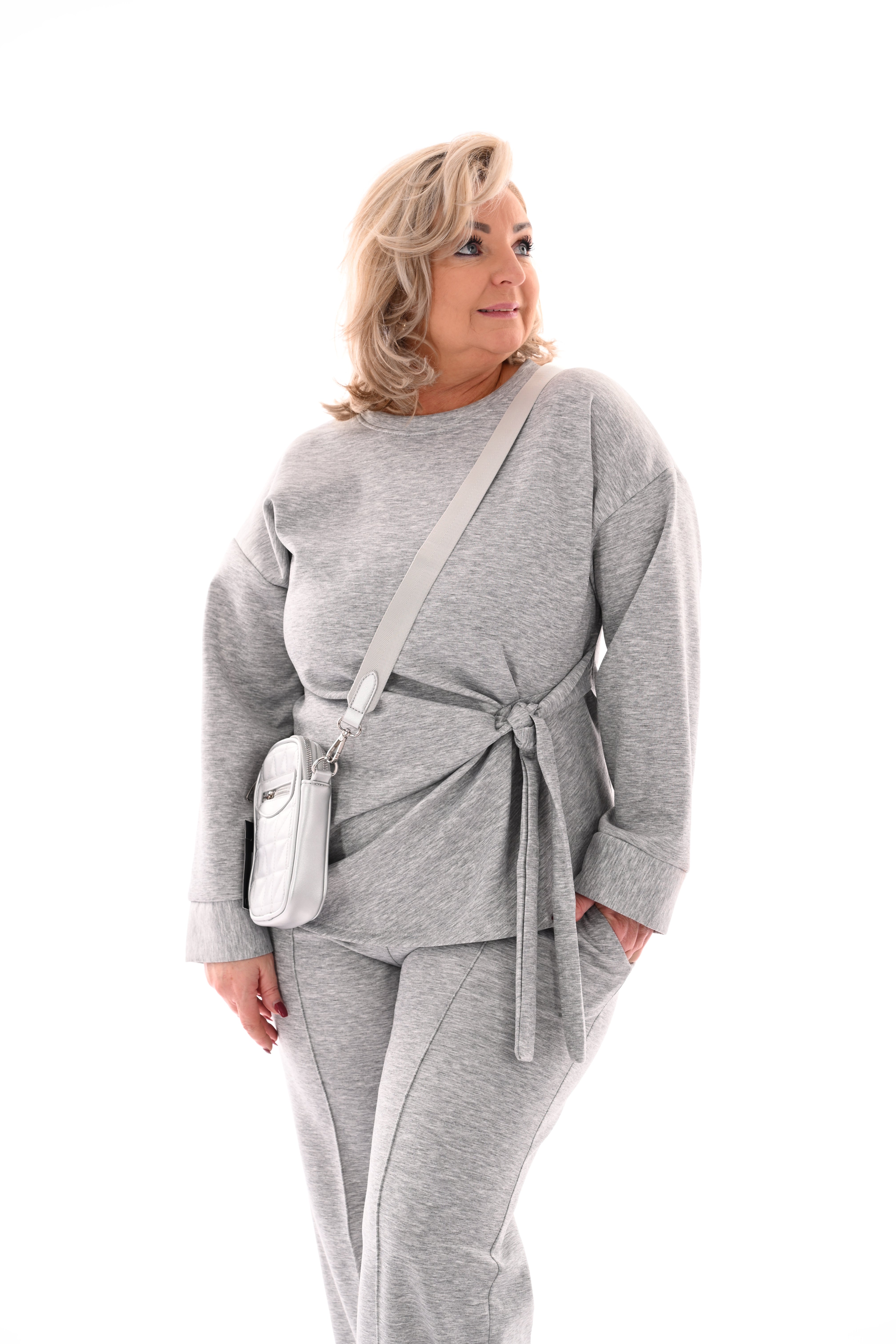 Tweedelig pak knoop detail grijs