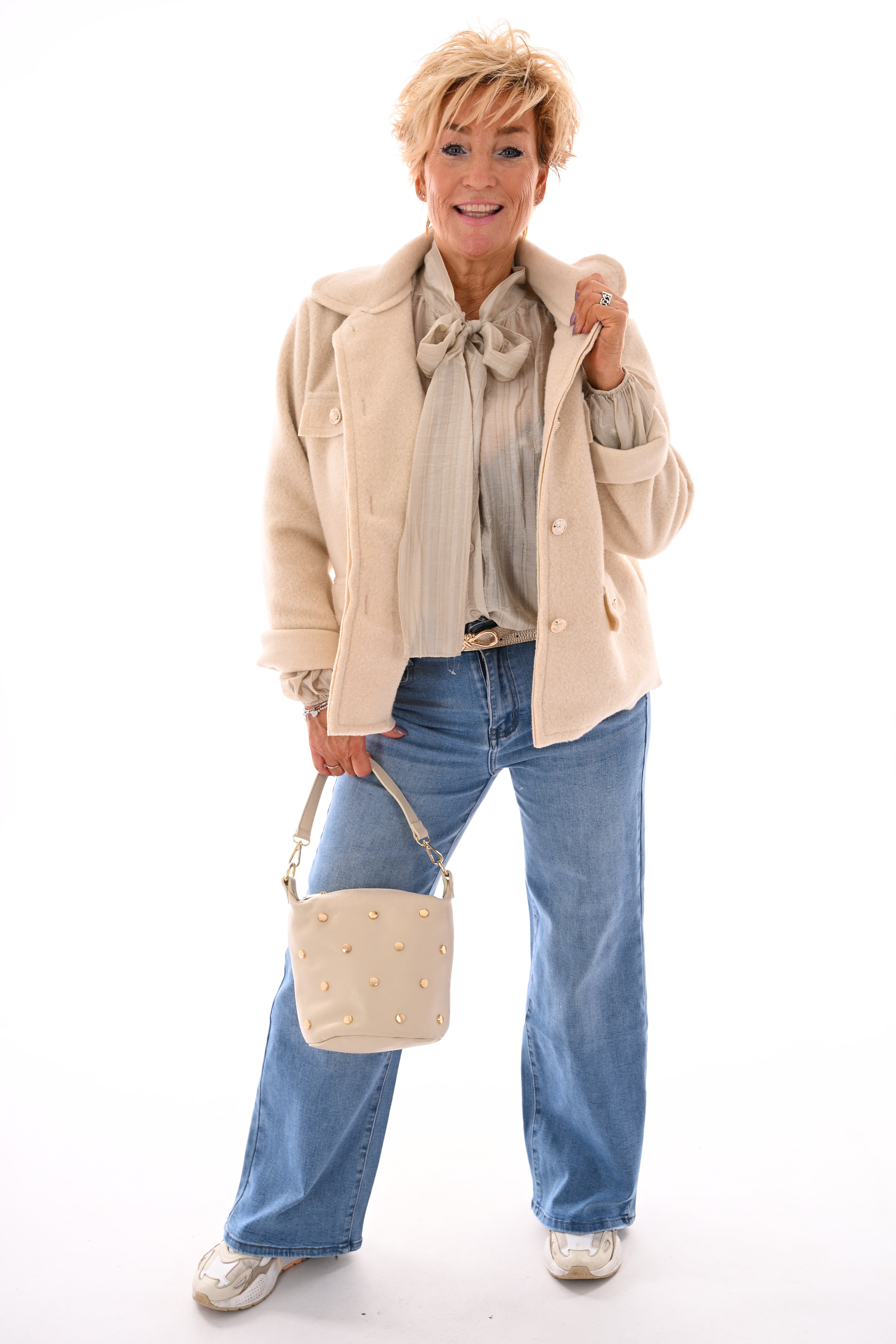 Blouse pofmouwen met strik beige