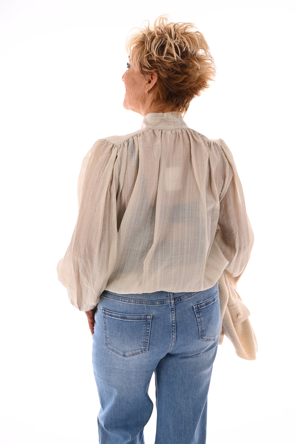 Blouse pofmouwen met strik beige