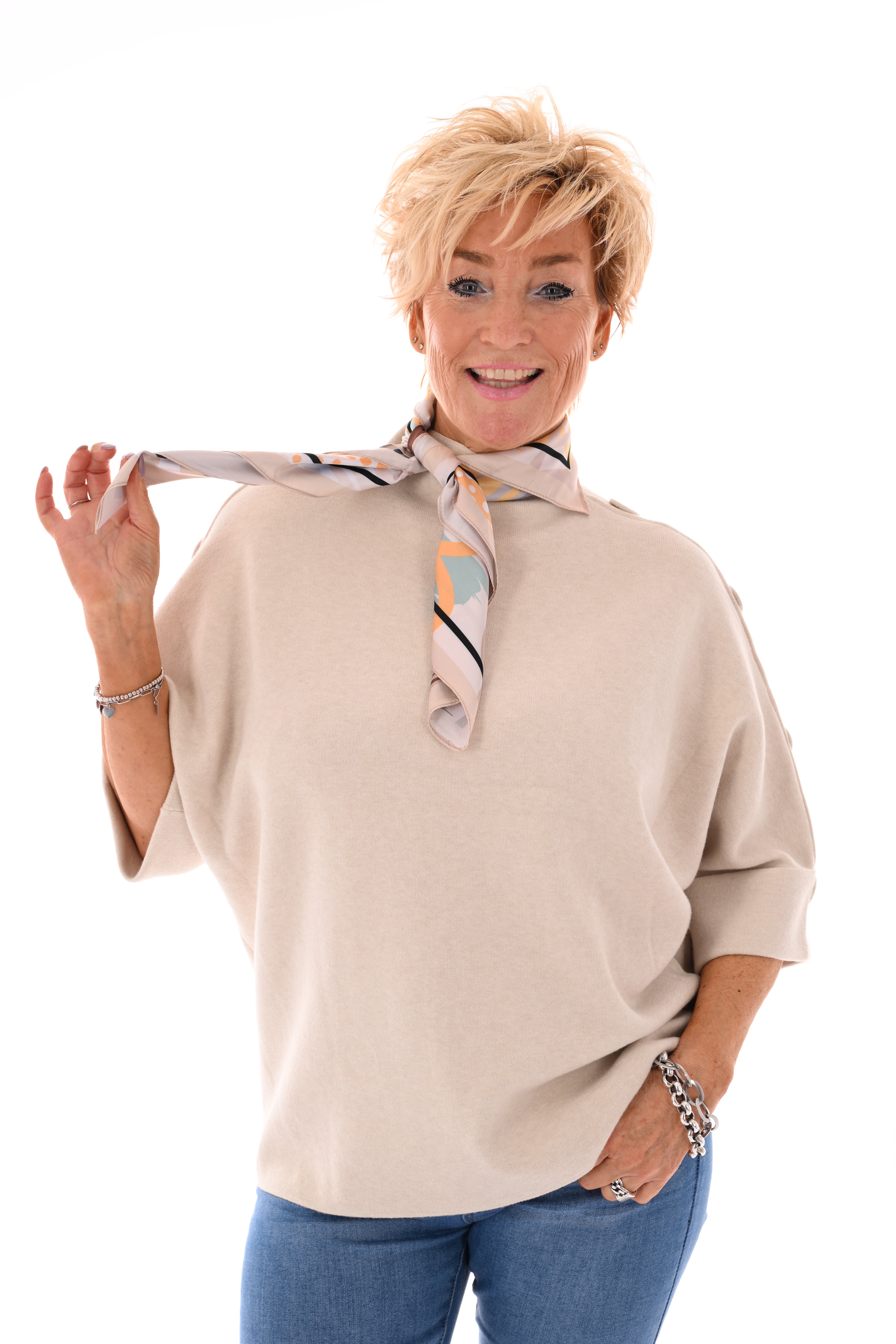 Kort sjaaltje flower art beige